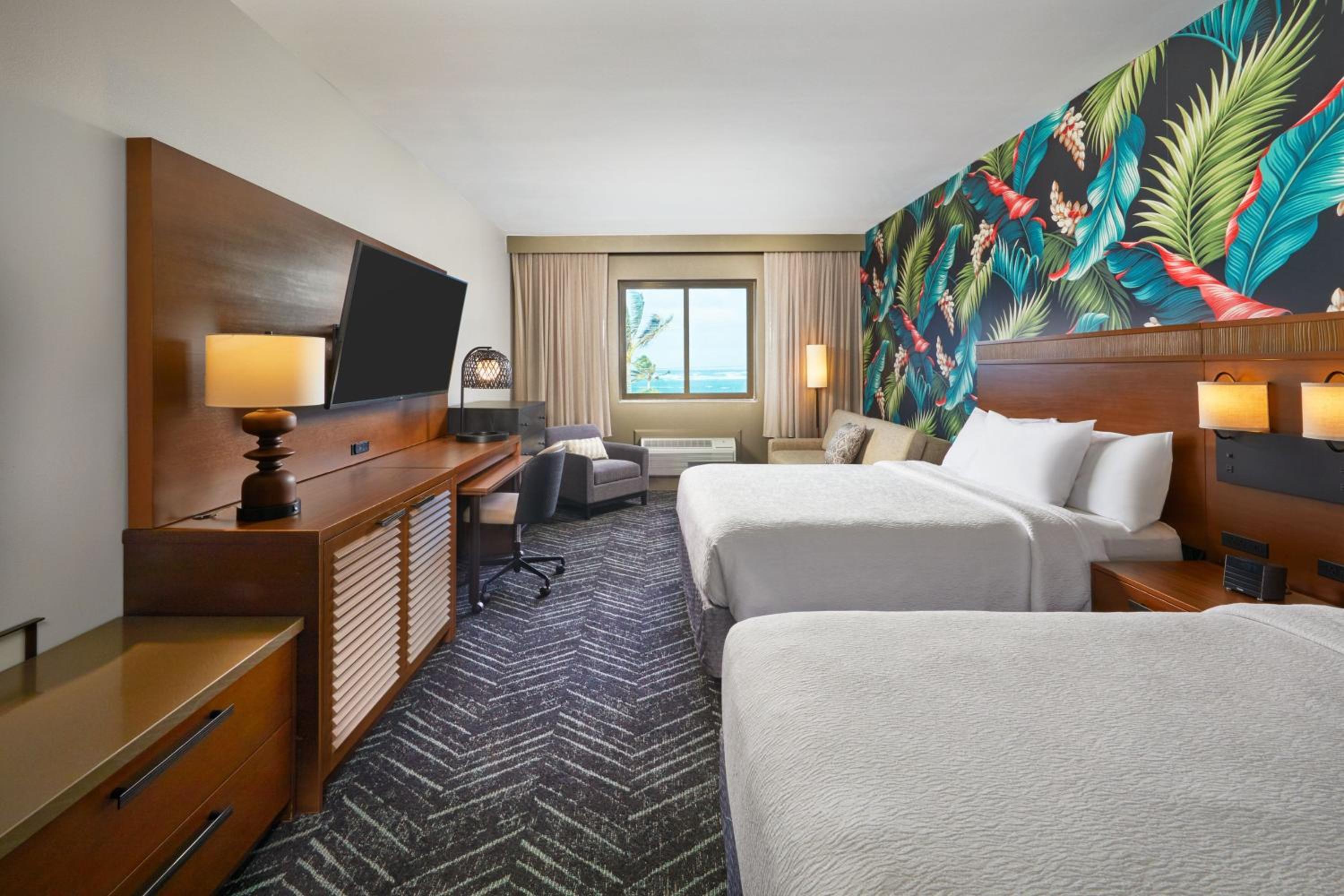 2 Queen Guest Room w/Sofa Bed photo 2
