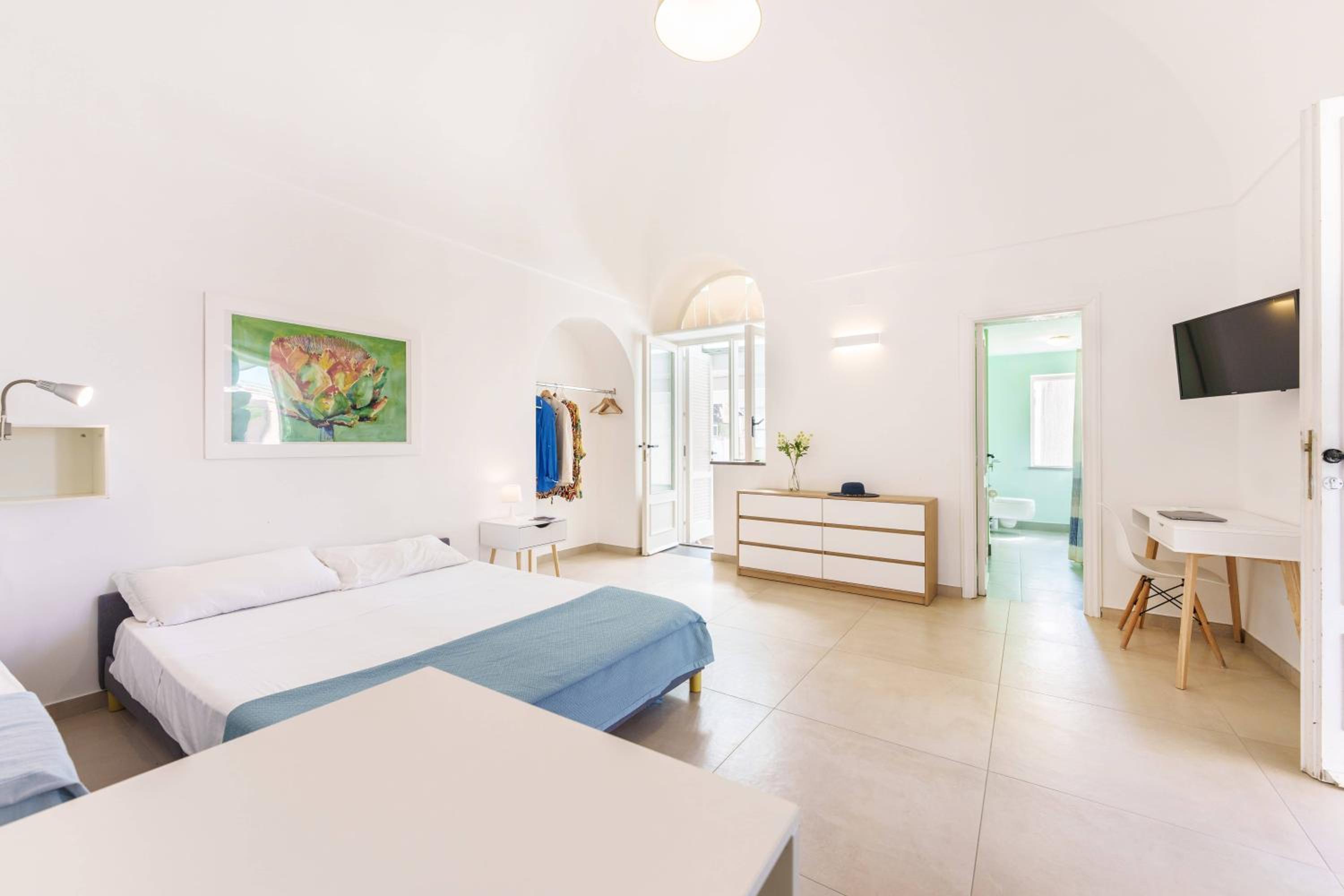 Studio Apartment with Balcony