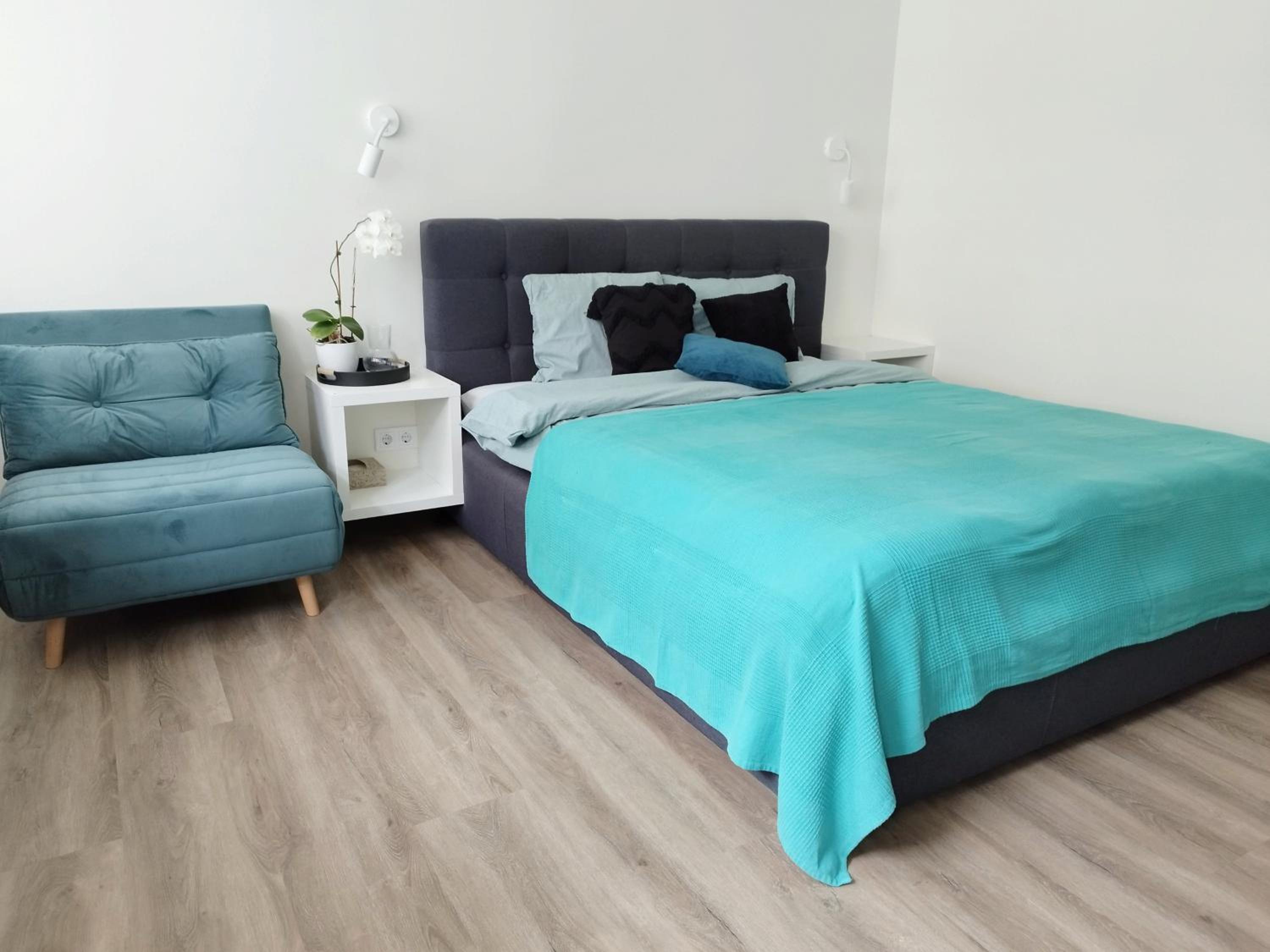 One-Bedroom Apartment - Photo 14