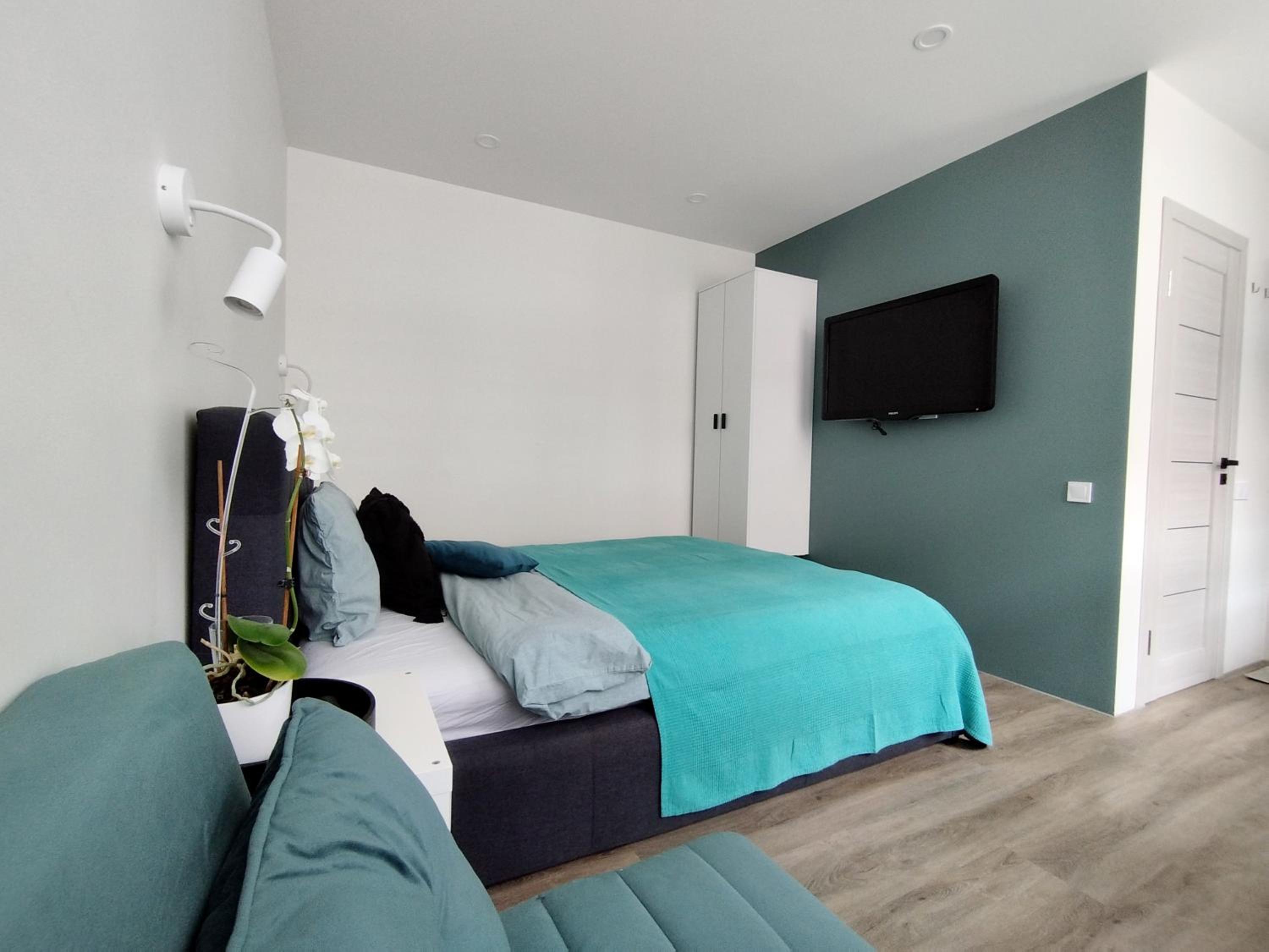 One-Bedroom Apartment - Photo 15