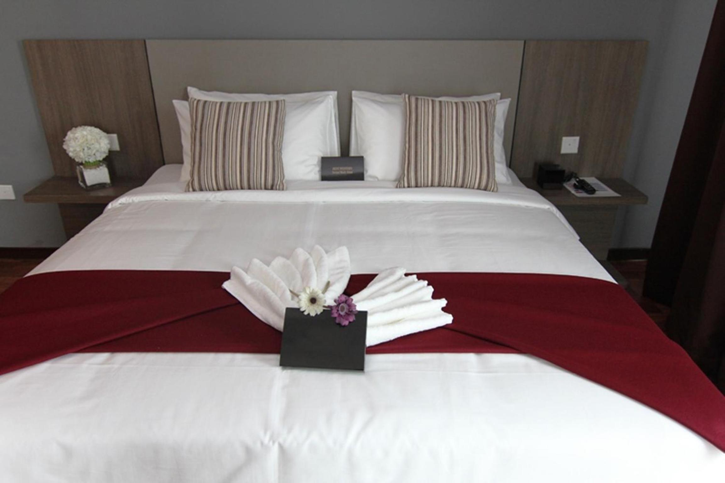 Executive Deluxe Double Room - Photo 14