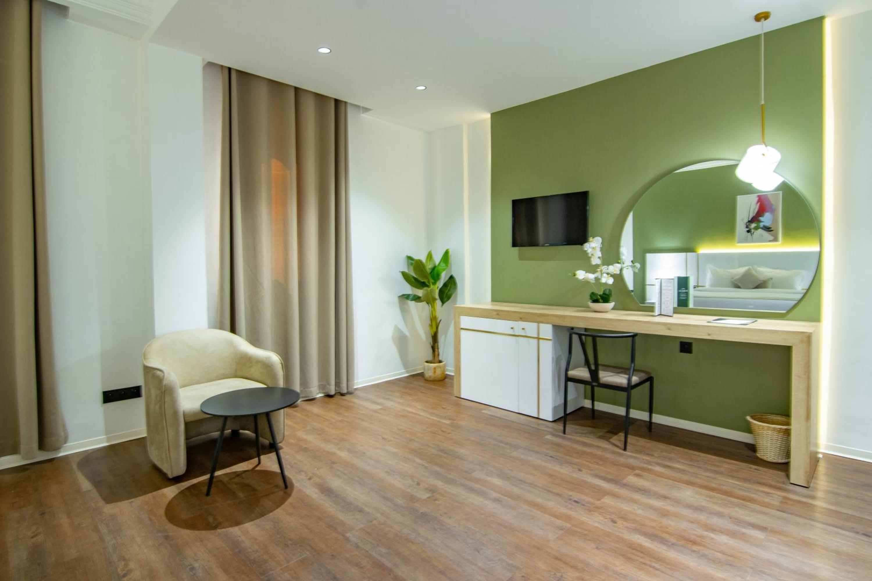 Deluxe Double Room photo 2