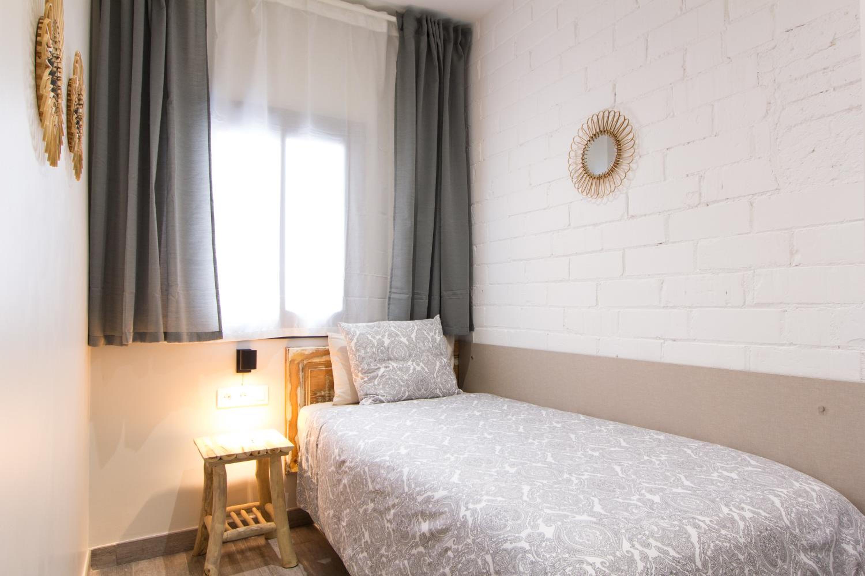 Three-Bedroom Apartment with Balcony photo 3