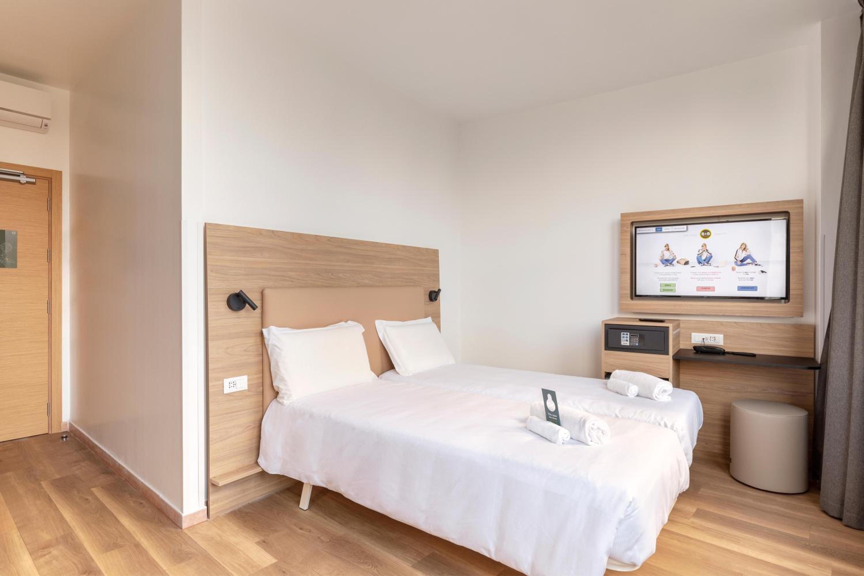 Twin Room - Photo 5