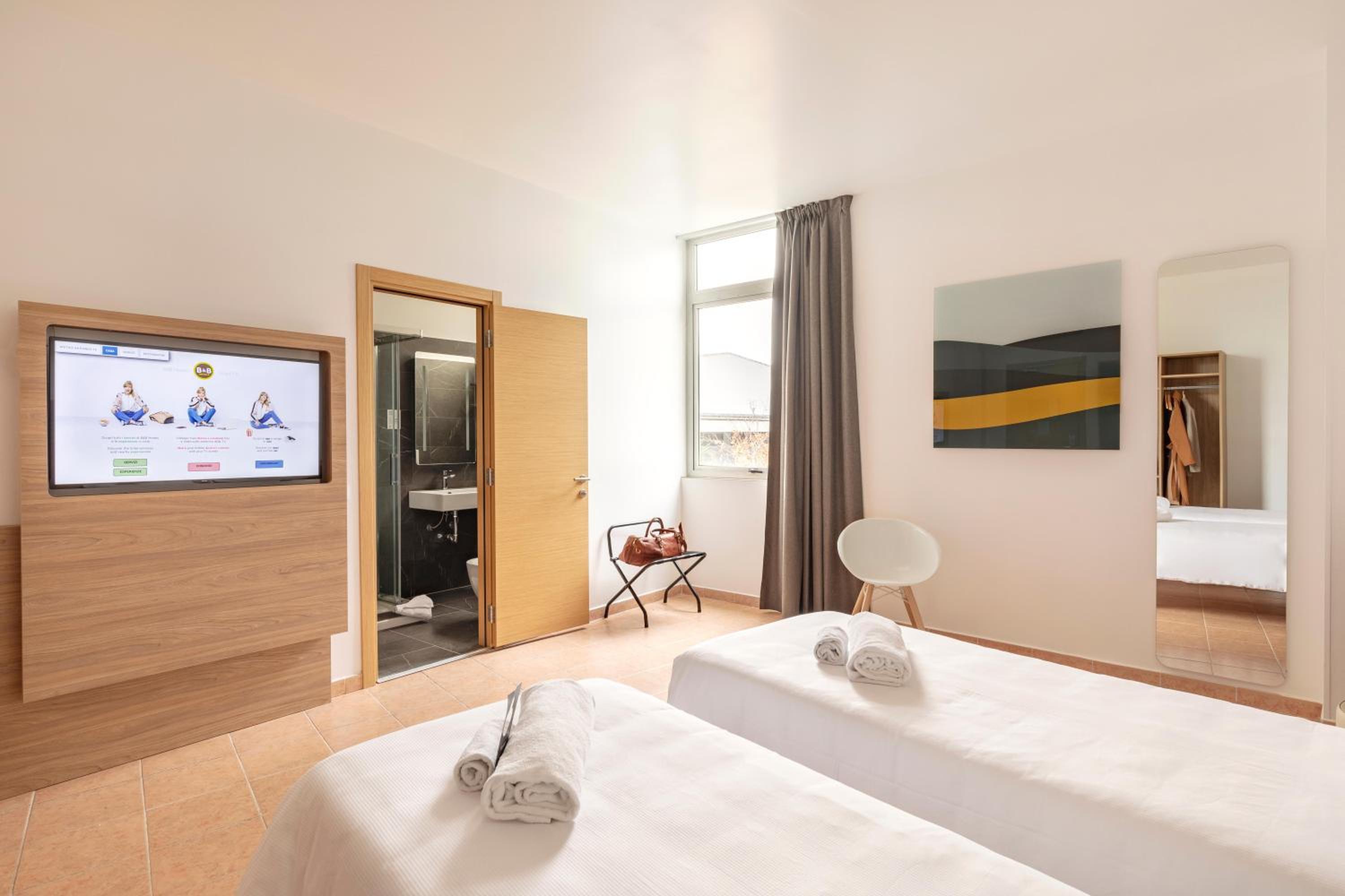 Twin Room - Photo 4
