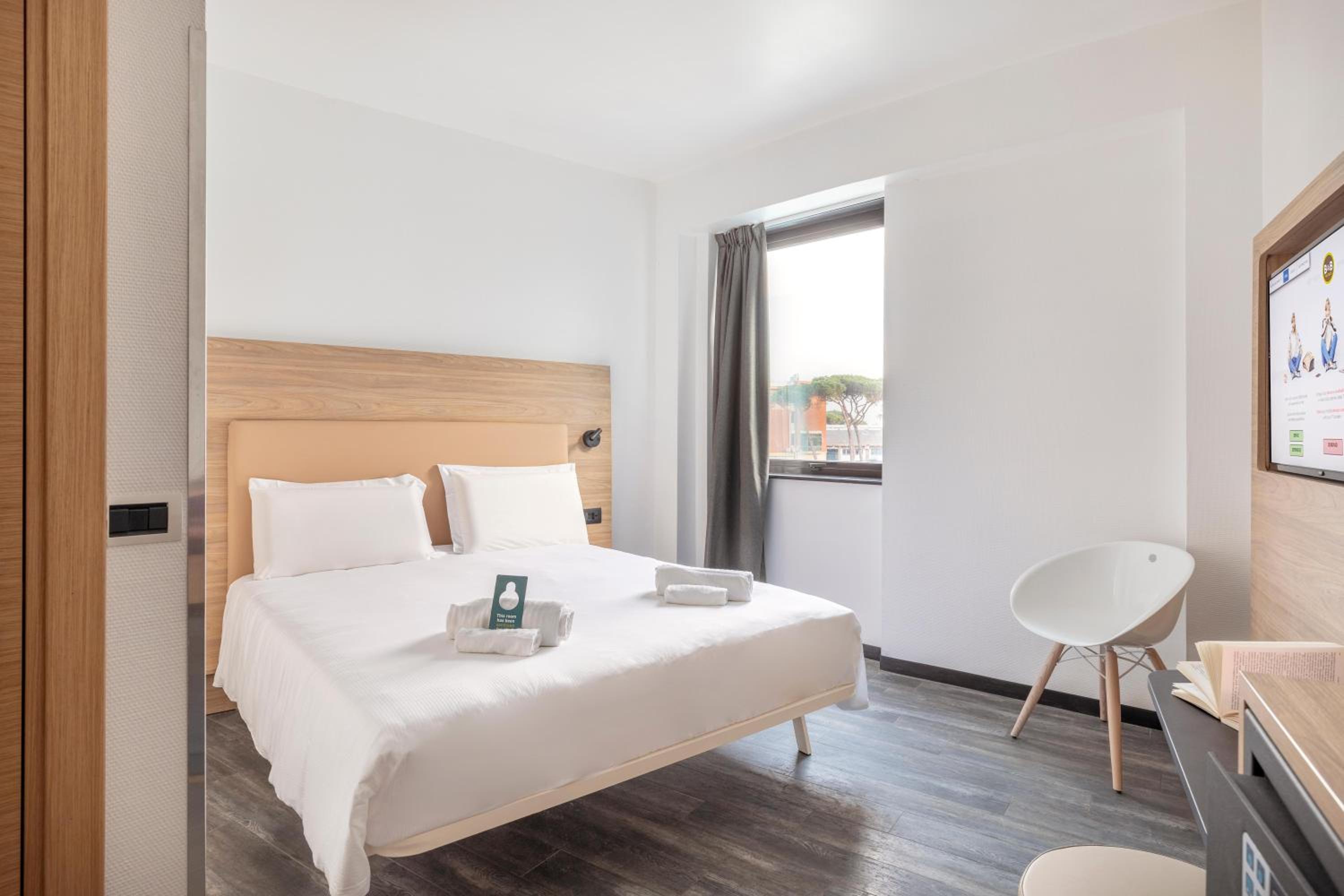 Double Room - Photo 2