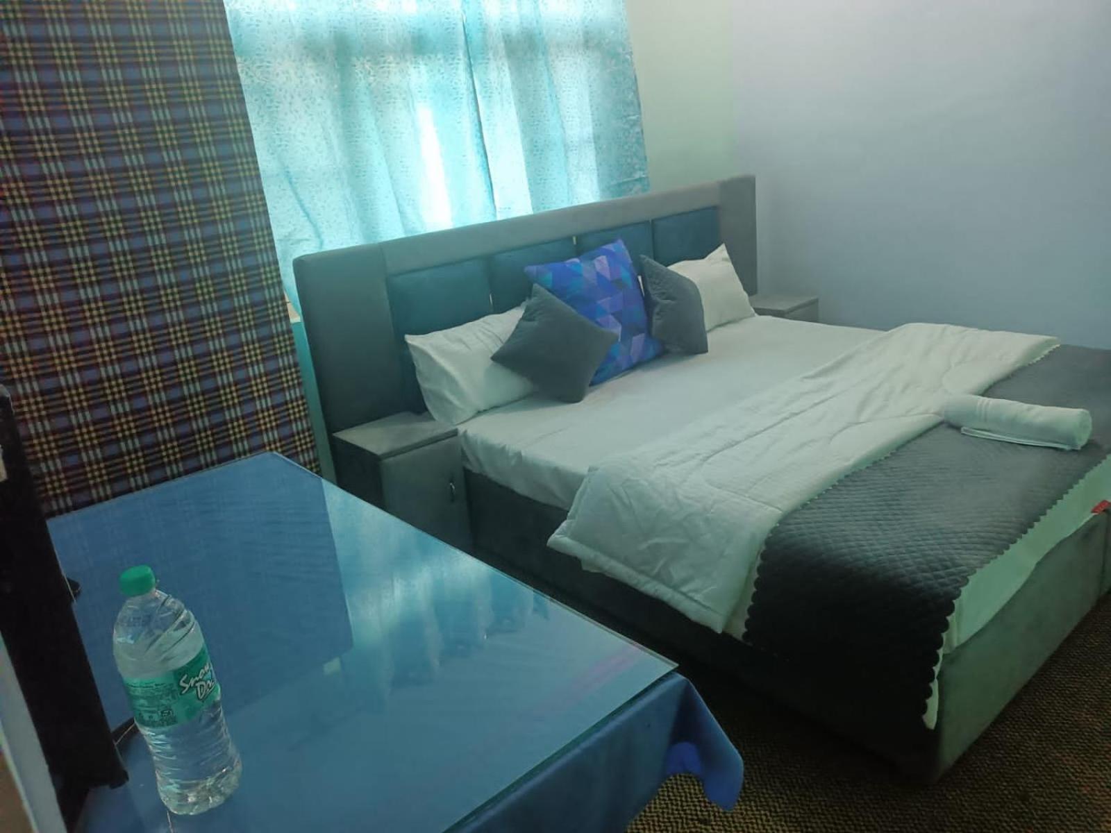 Deluxe Double Room (2 Adults + 1 Child)