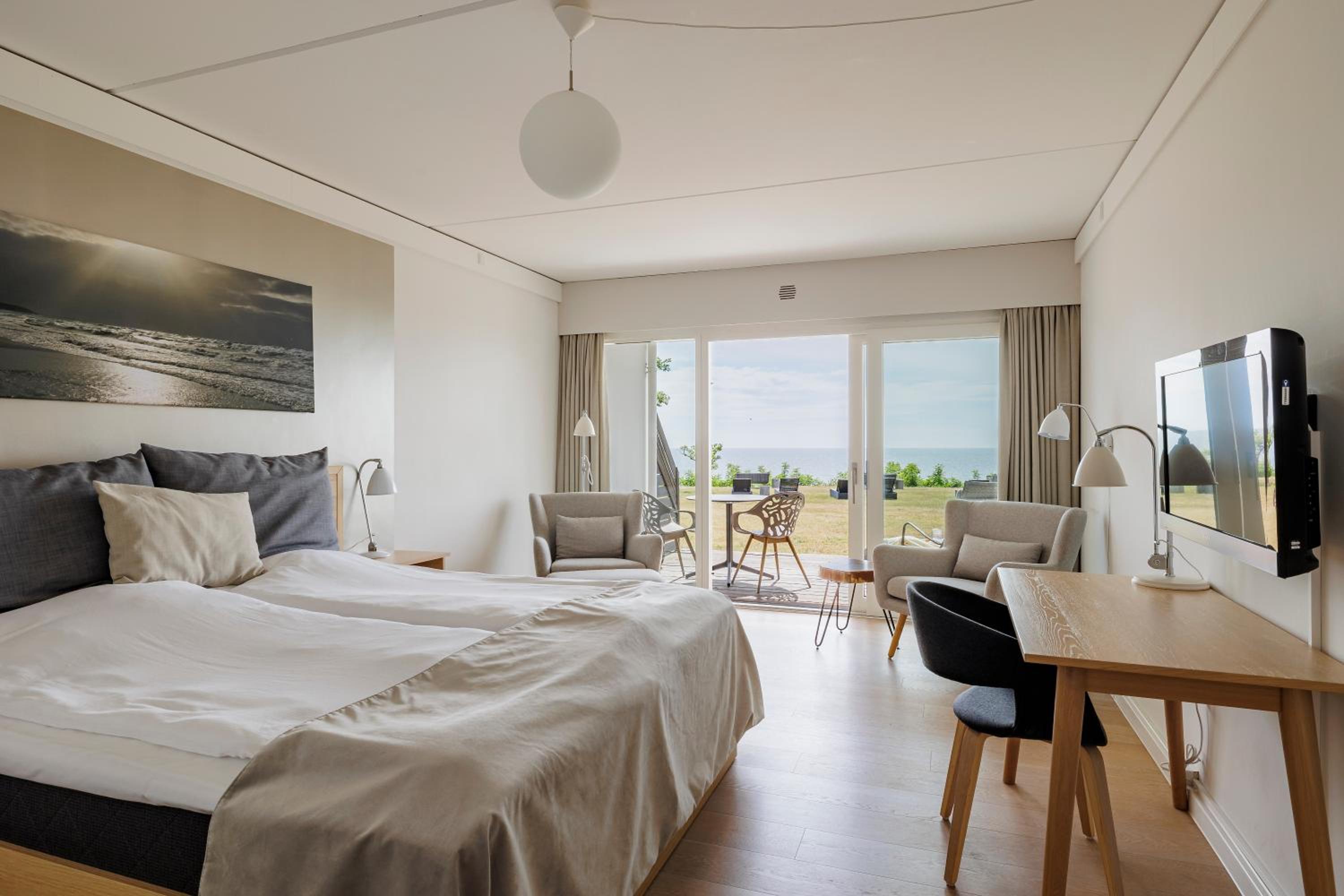 Double Room with Balcony or Terrace and Sea View - Photo 1
