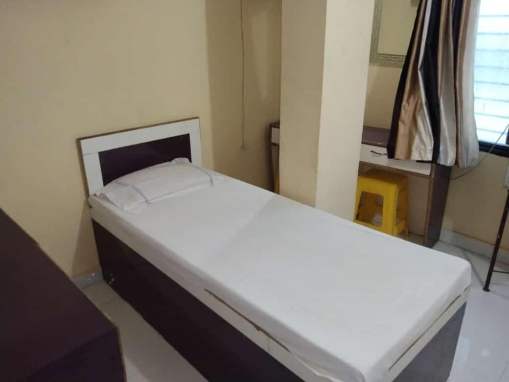 Single Room - Photo 1