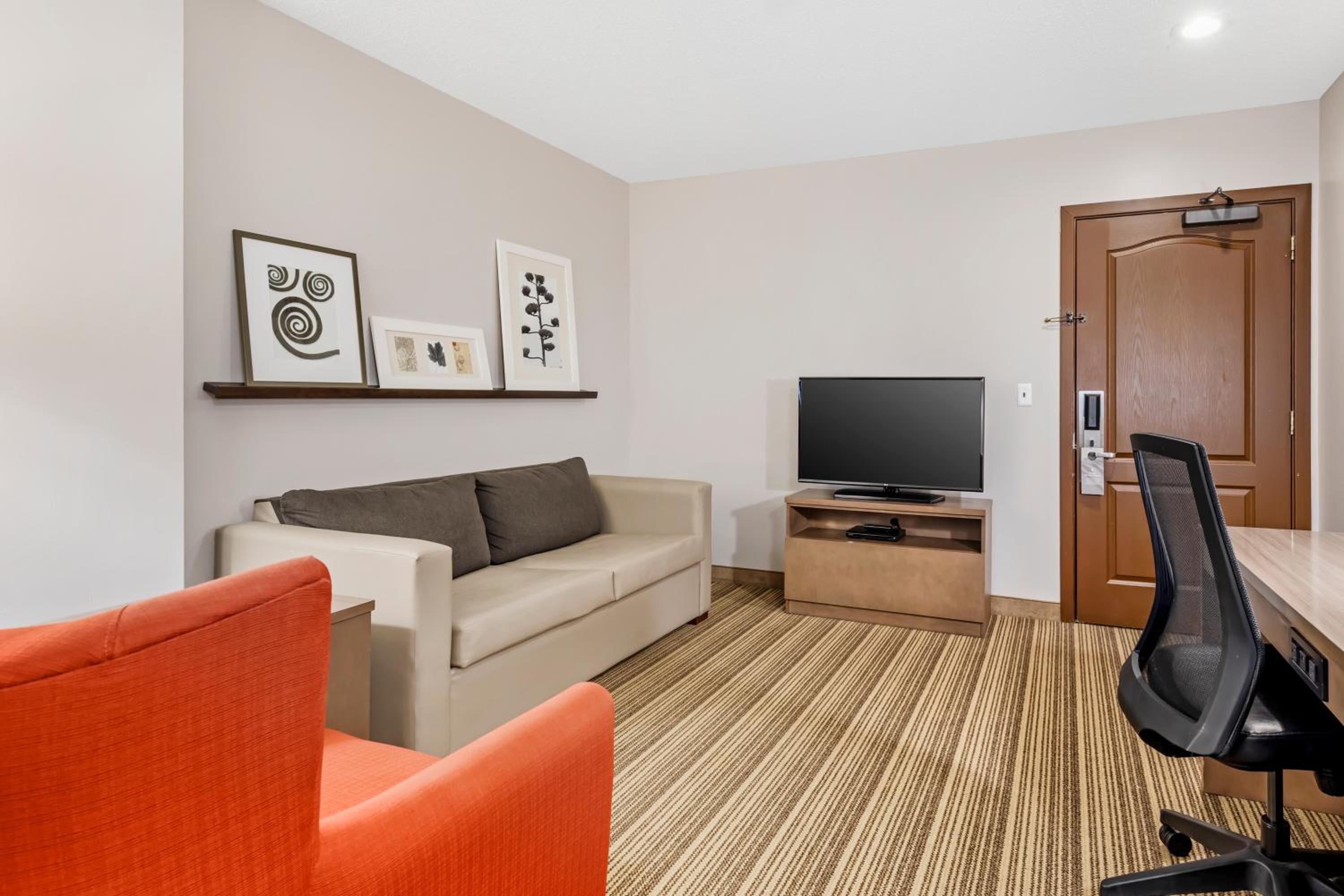 One-Bedroom King Suite - Photo 1