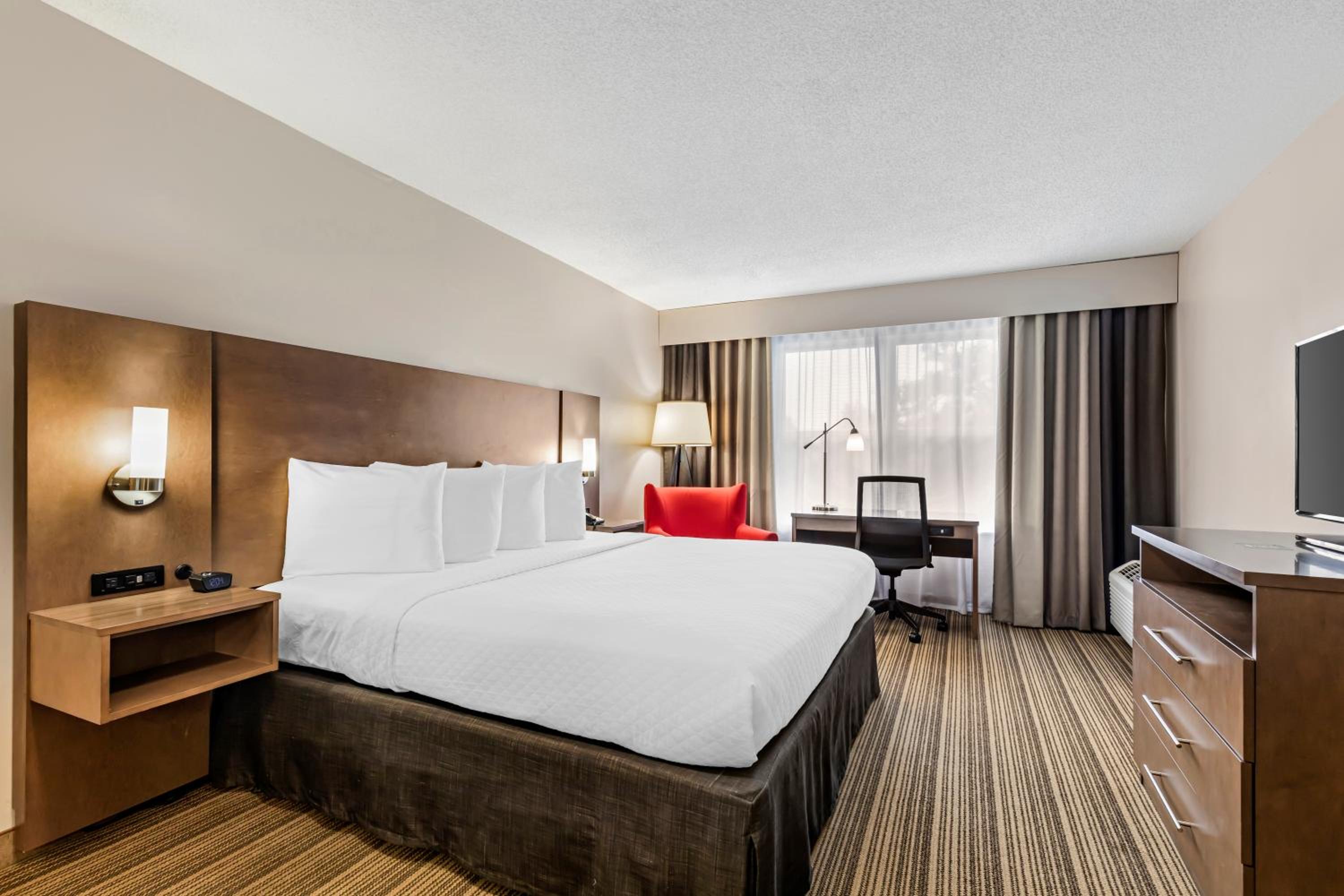 Whirlpool King Suite - Non-Smoking - Photo 4