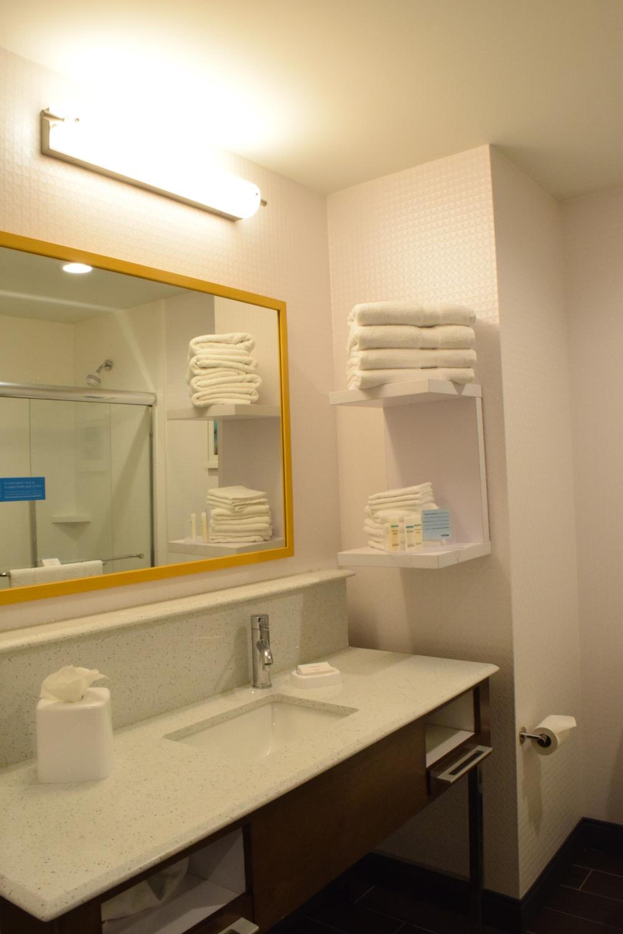 King Room - Hearing Access/Non-Smoking photo 3