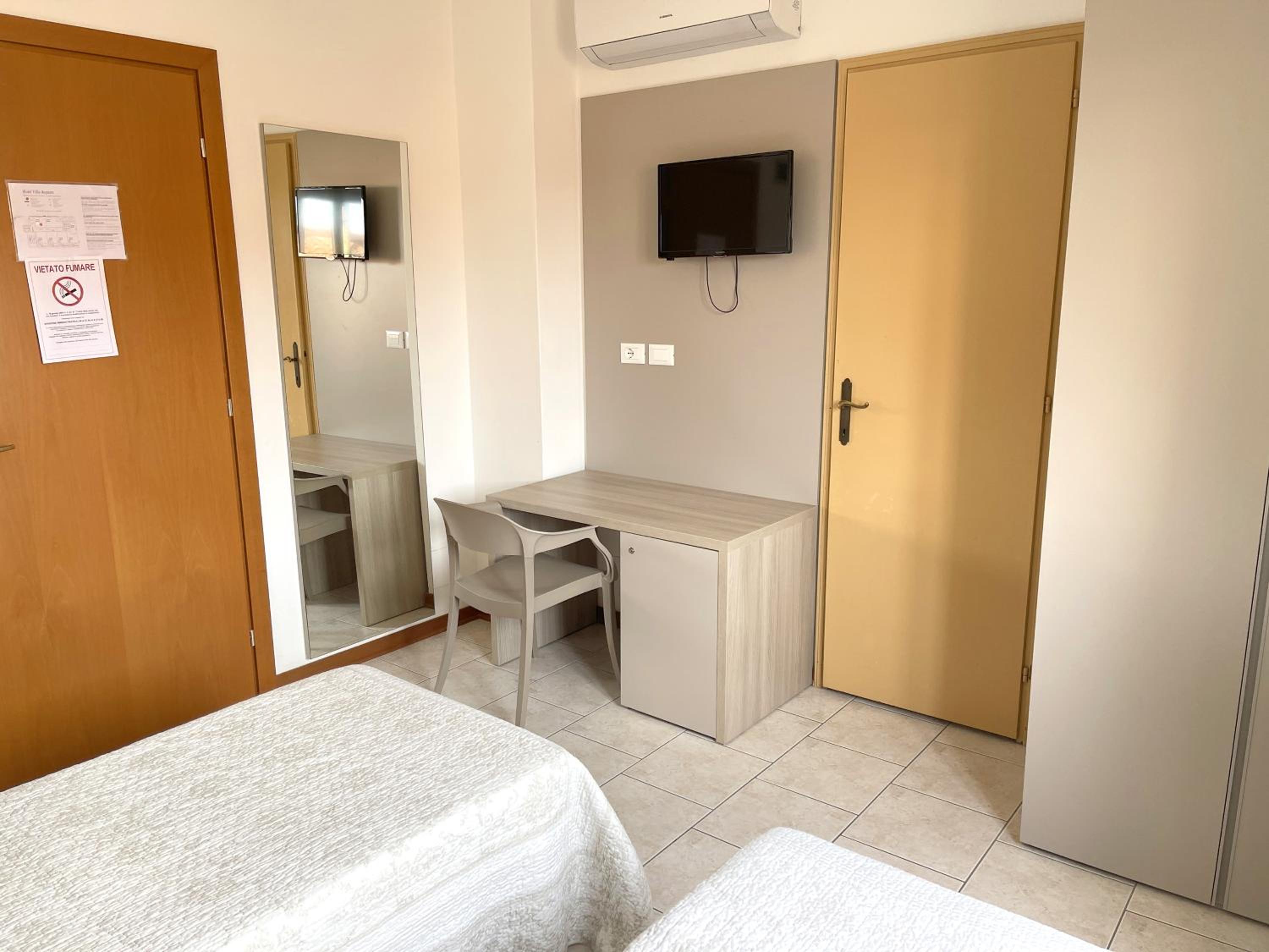 Double or Twin Room photo 1