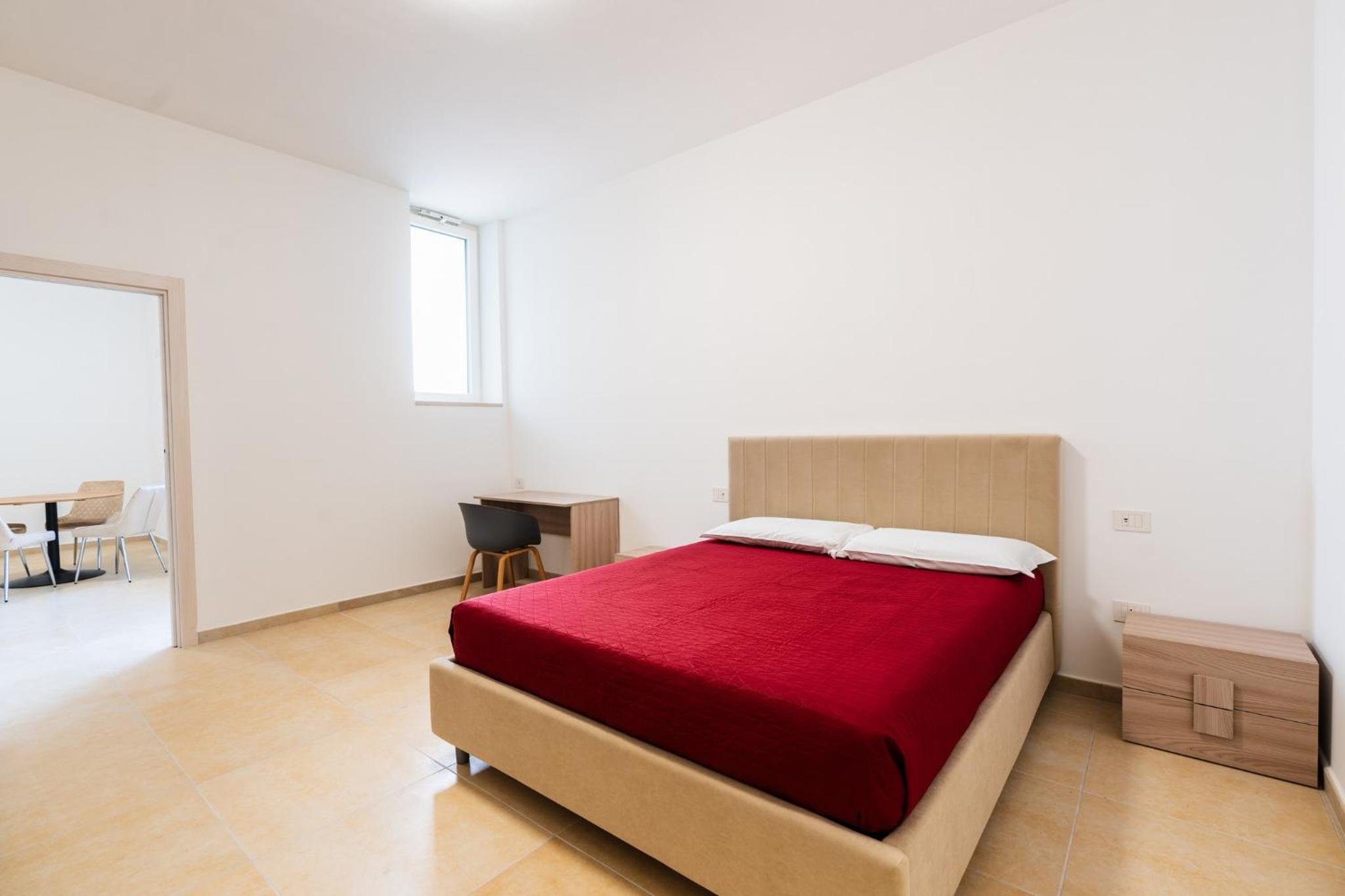 One-Bedroom Apartment photo 1