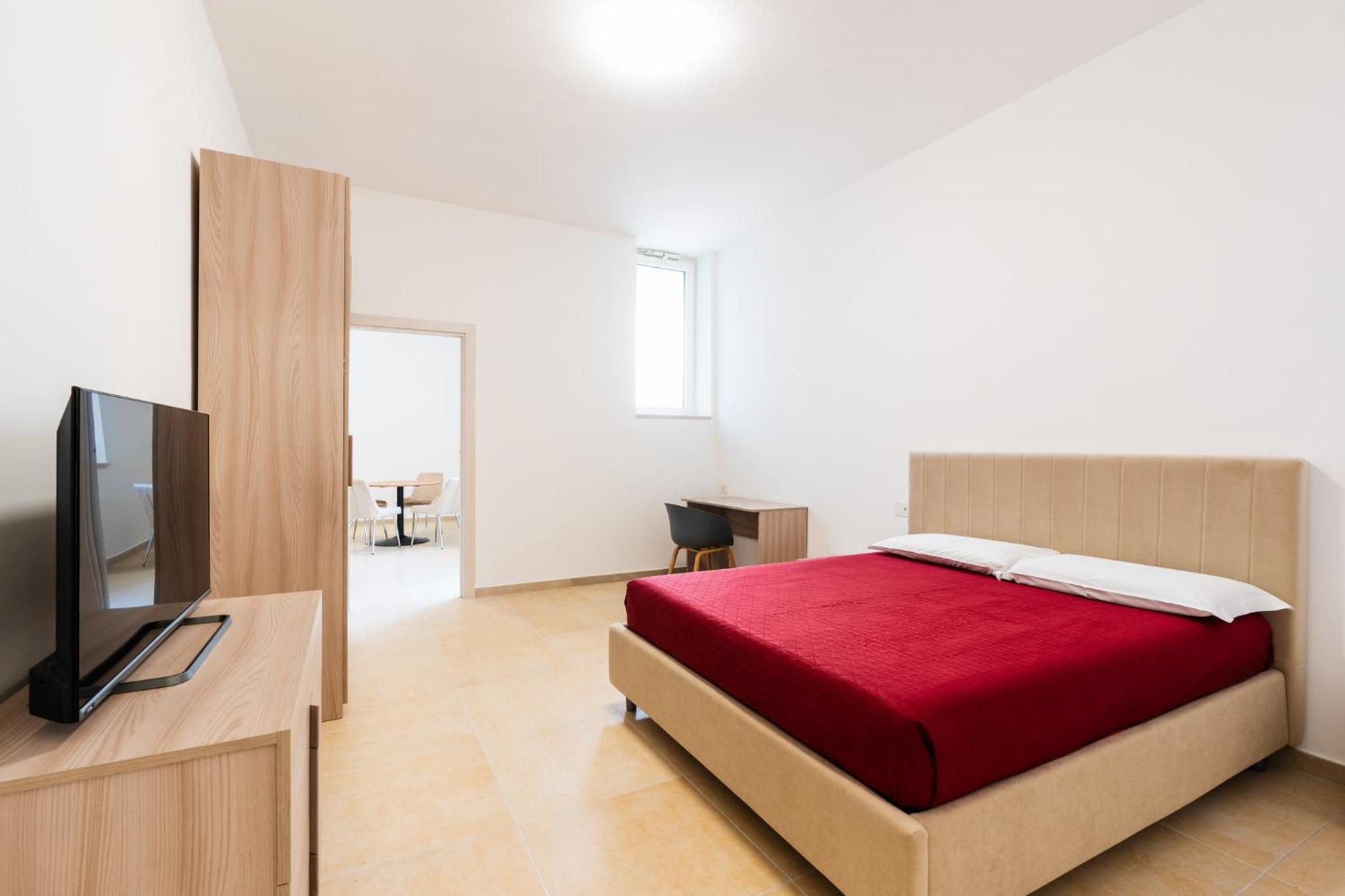 One-Bedroom Apartment photo 2