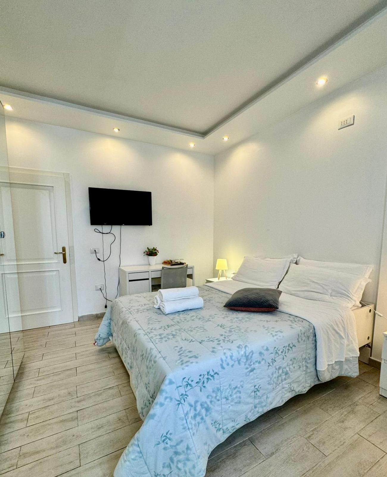 Deluxe Double Room With Extra Bed