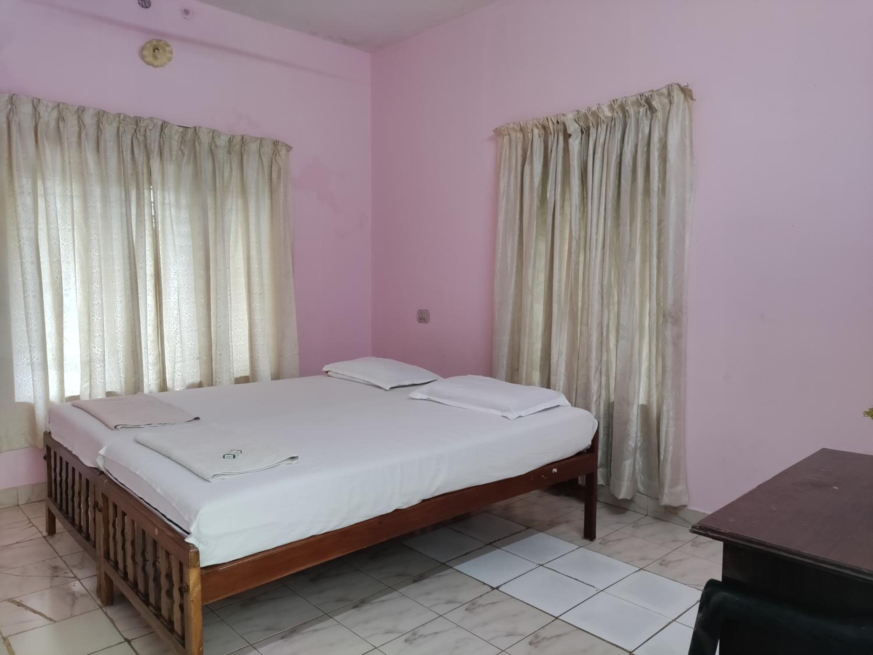 Standard Double or Twin Room photo 1