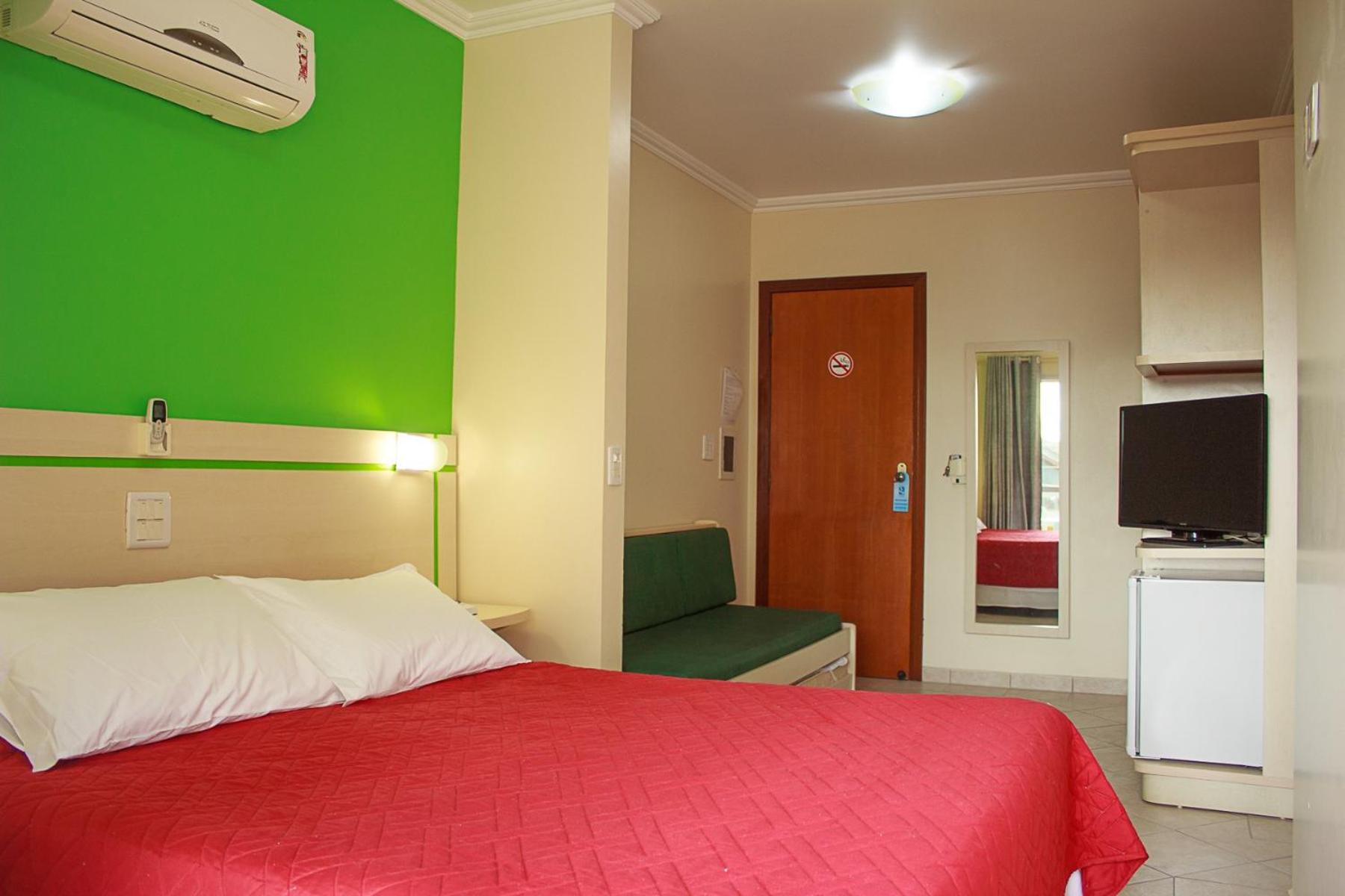 Classic Quadruple Room - Photo 2
