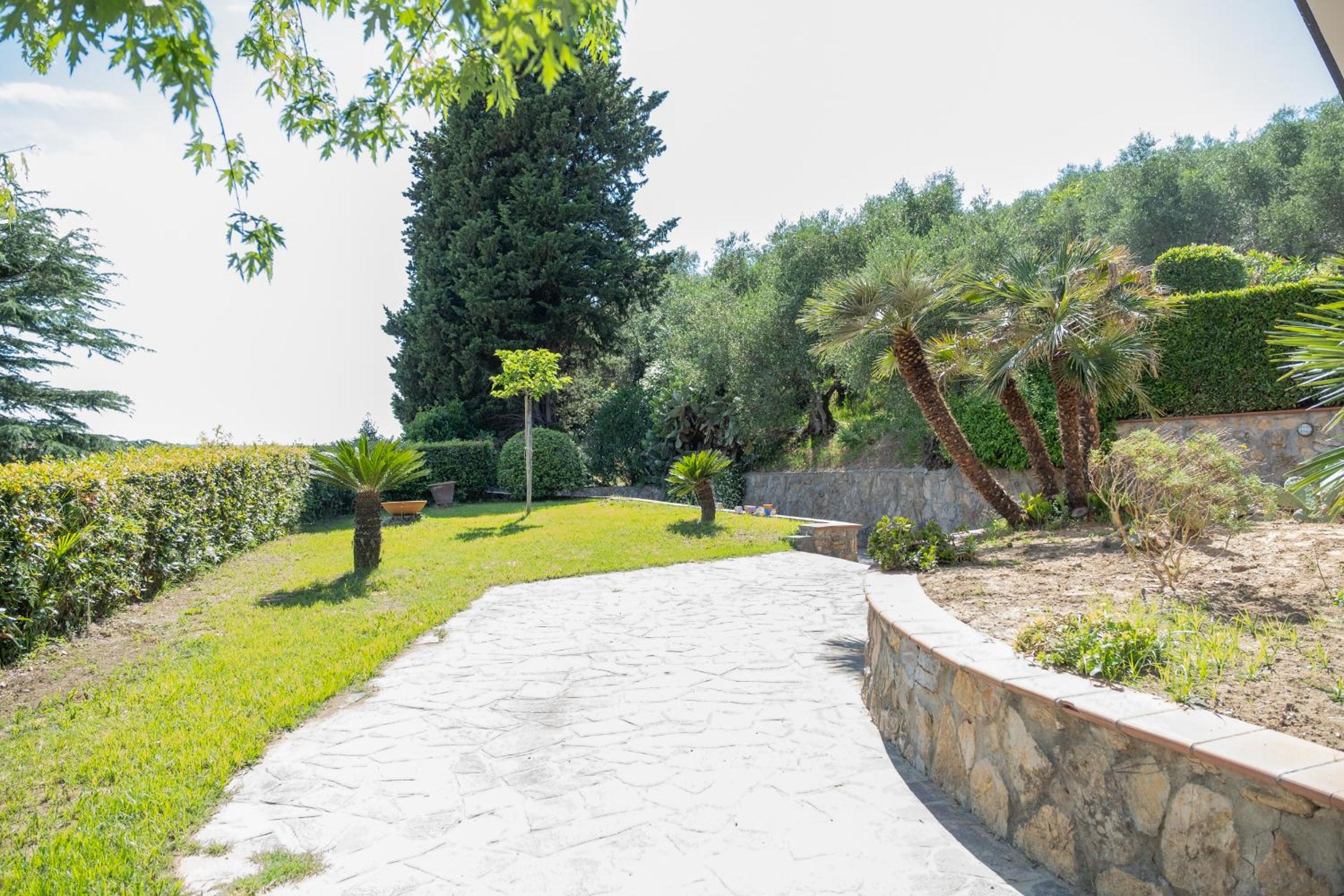 Three-Bedroom Villa photo 3