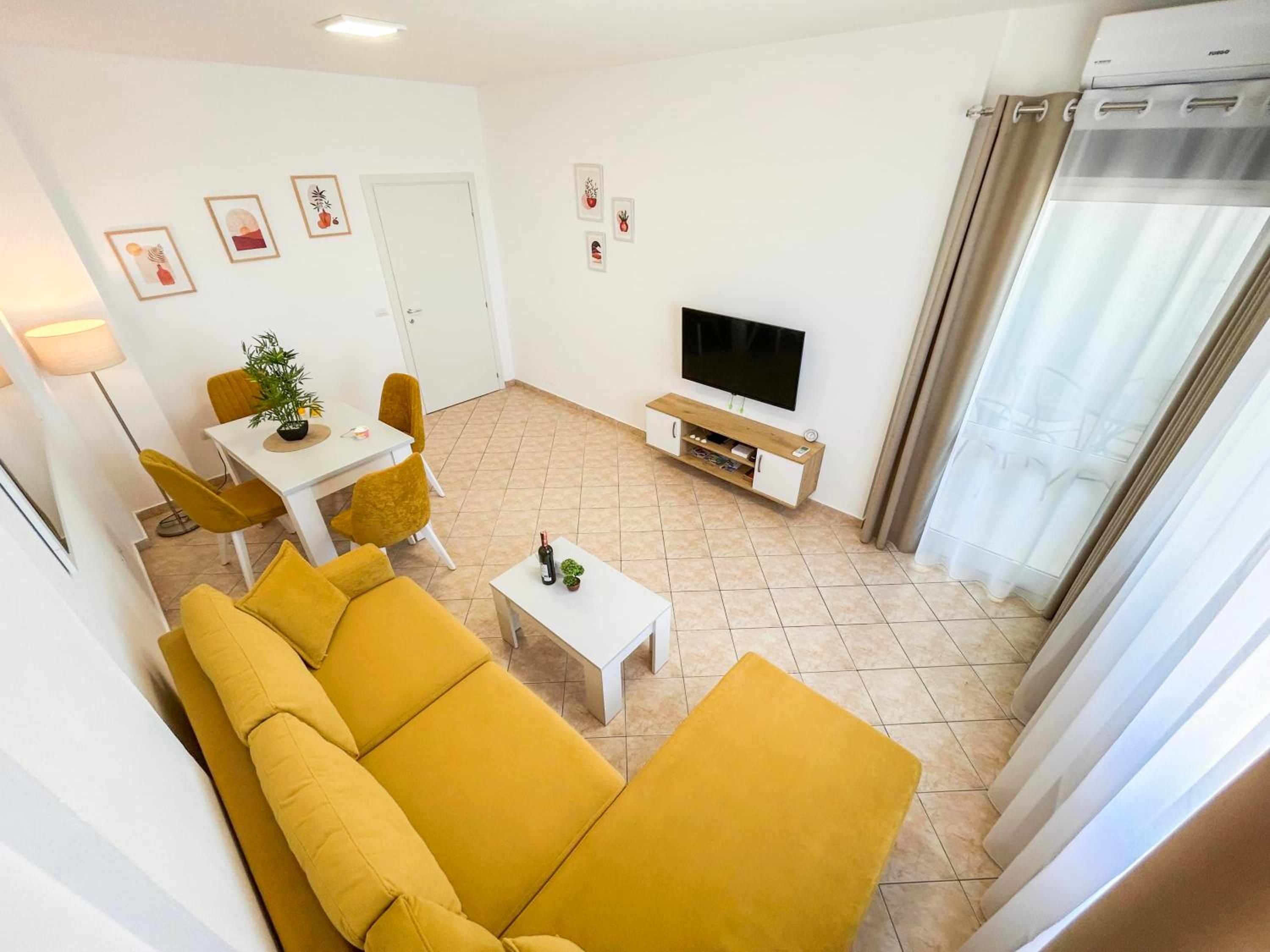 Deluxe Apartment