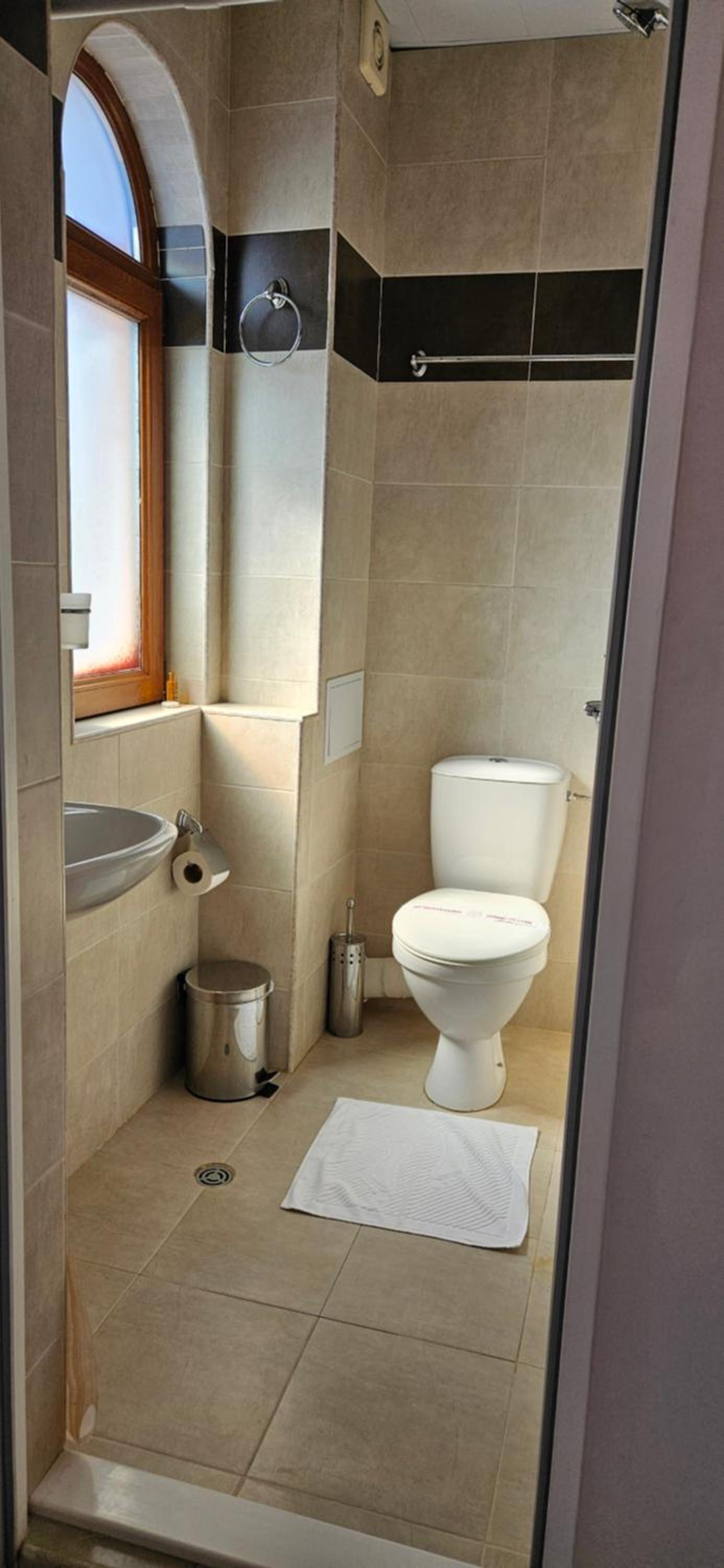 Single Room with Bathroom photo 3
