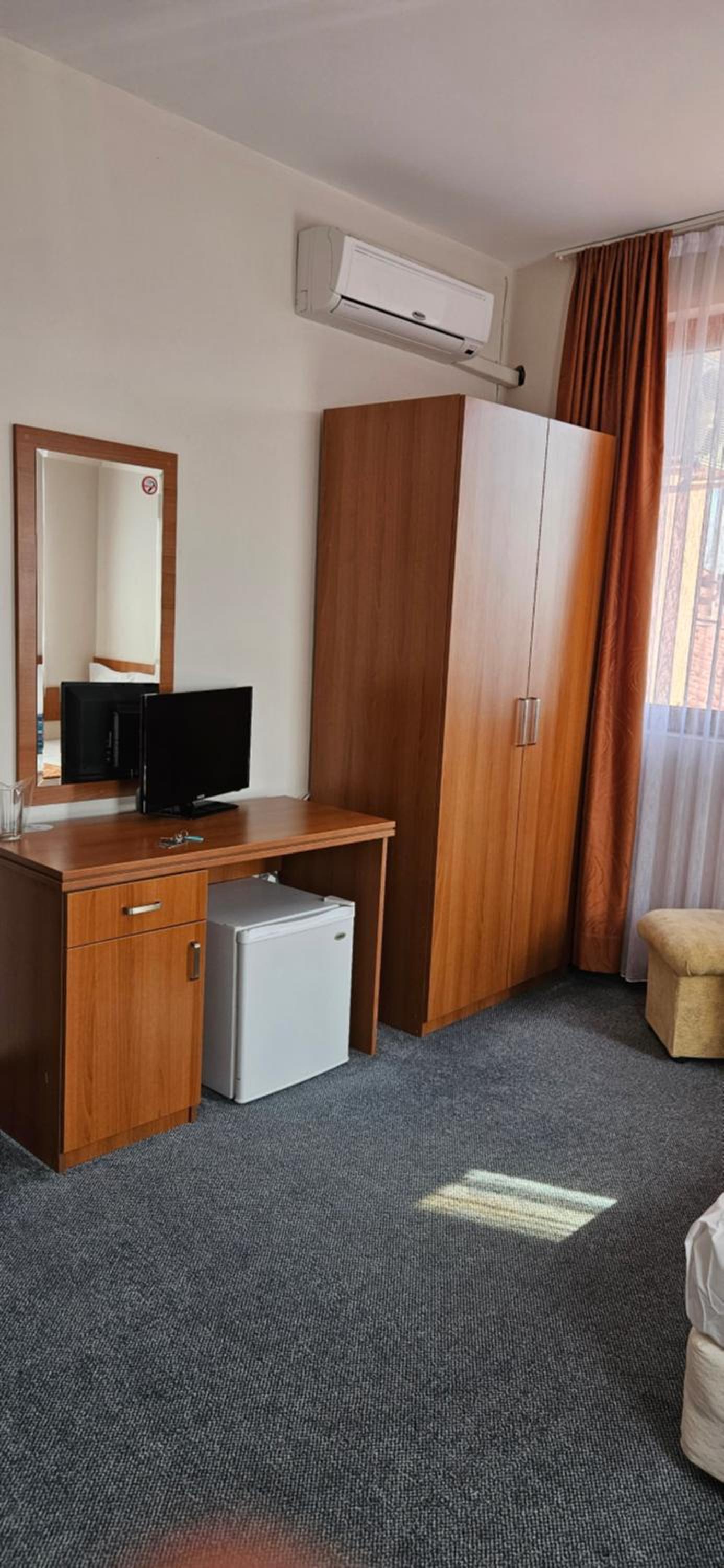 Single Room with Bathroom photo 1