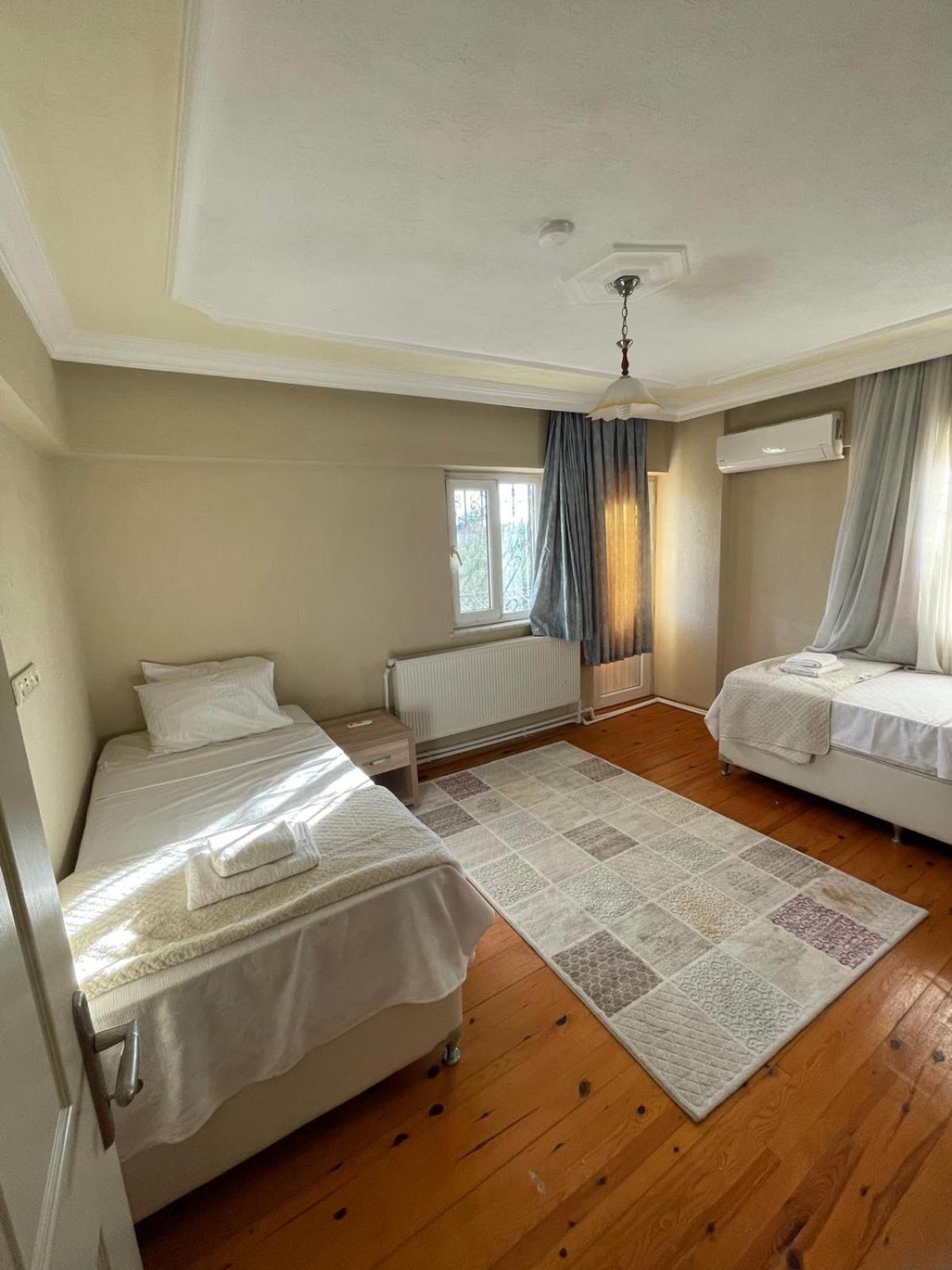 Three-Bedroom Apartment with Balcony photo 1