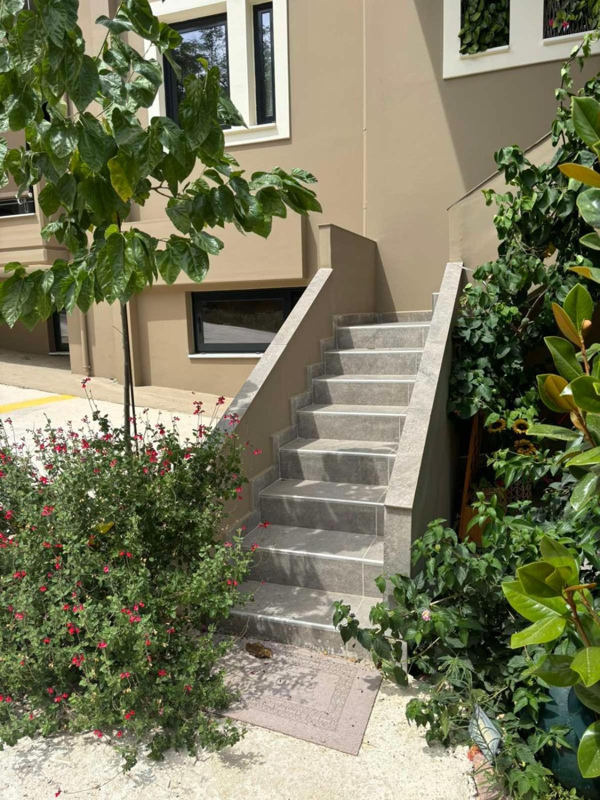 Apartment with Garden View  photo 3
