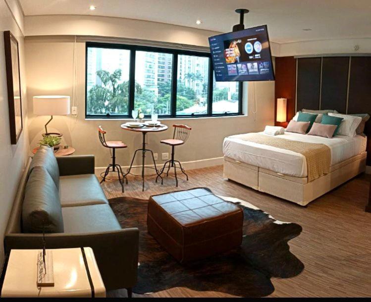 Deluxe Queen Suite