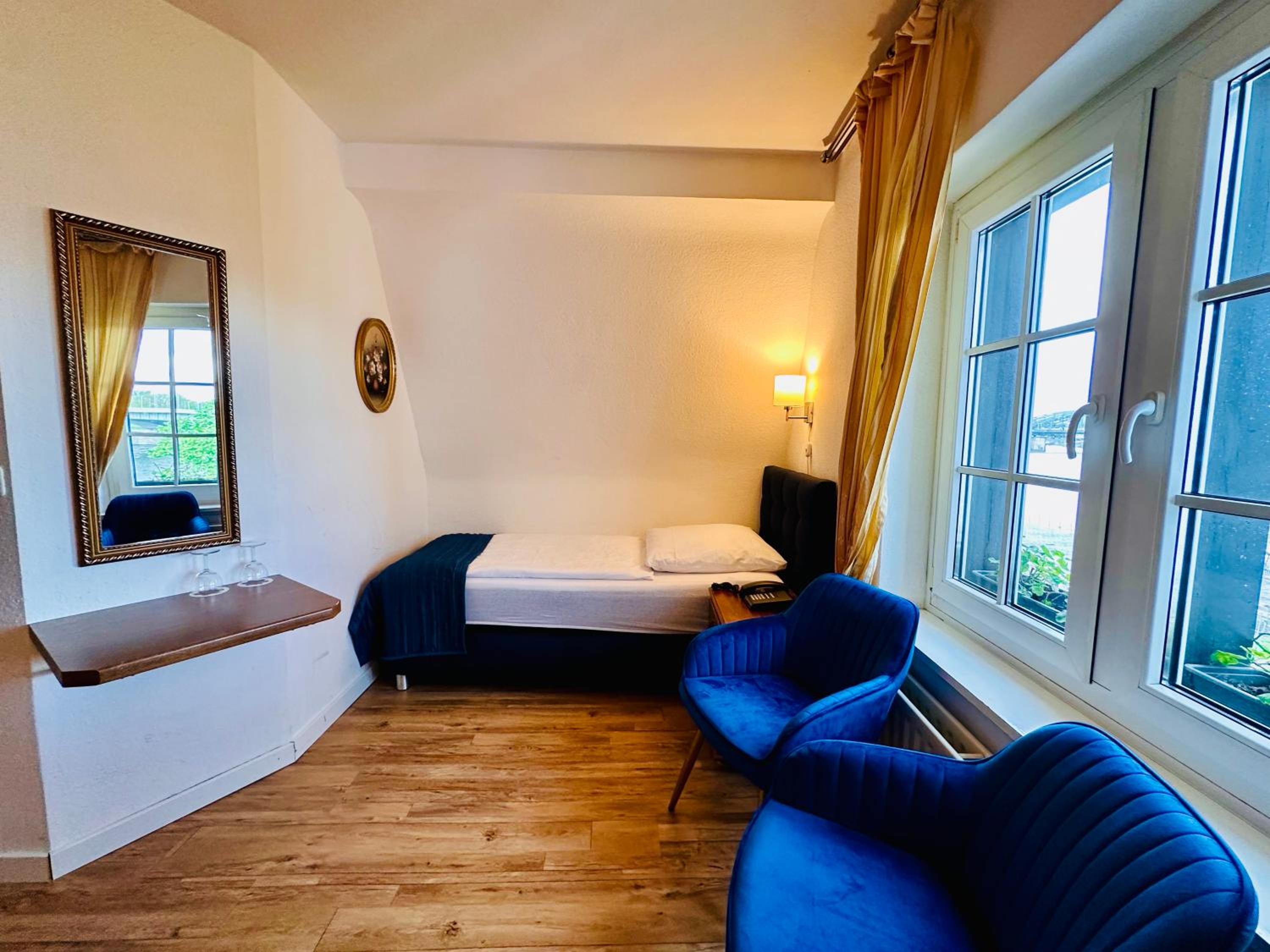 Twin Room with Rhine River View - Photo 1