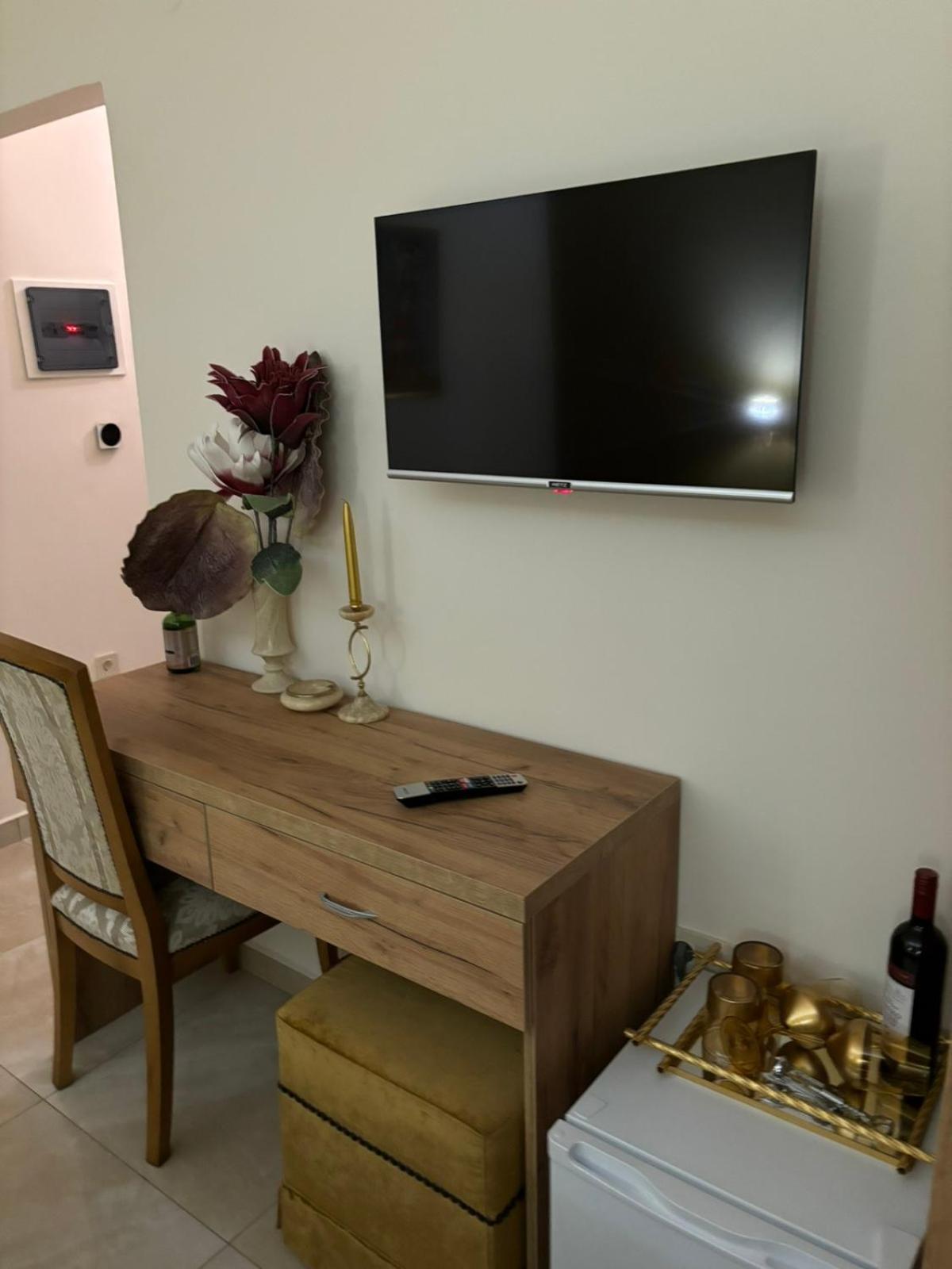 One-Bedroom Apartment - Photo 20