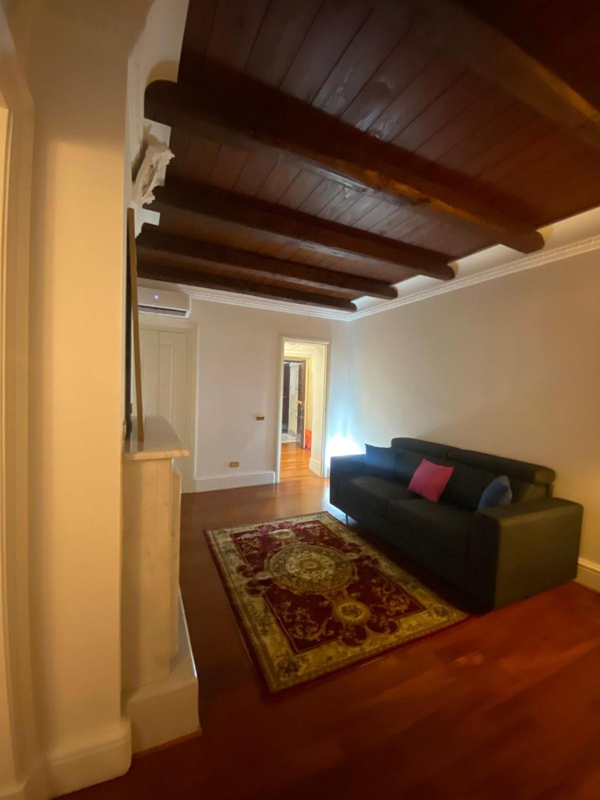 Deluxe Apartment photo 3