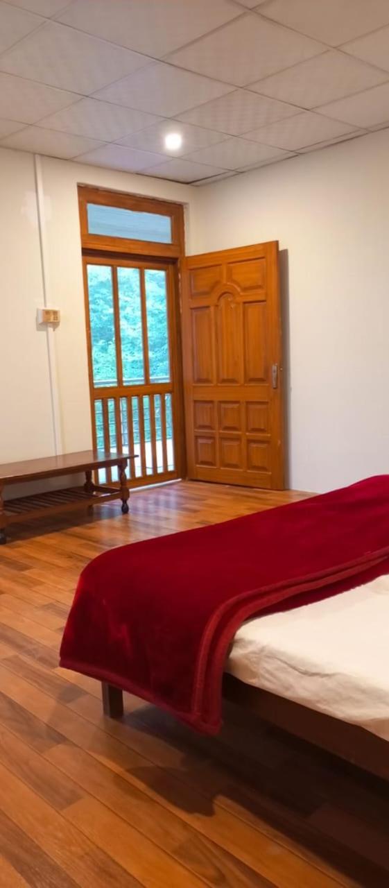 Family Room with Balcony photo 3