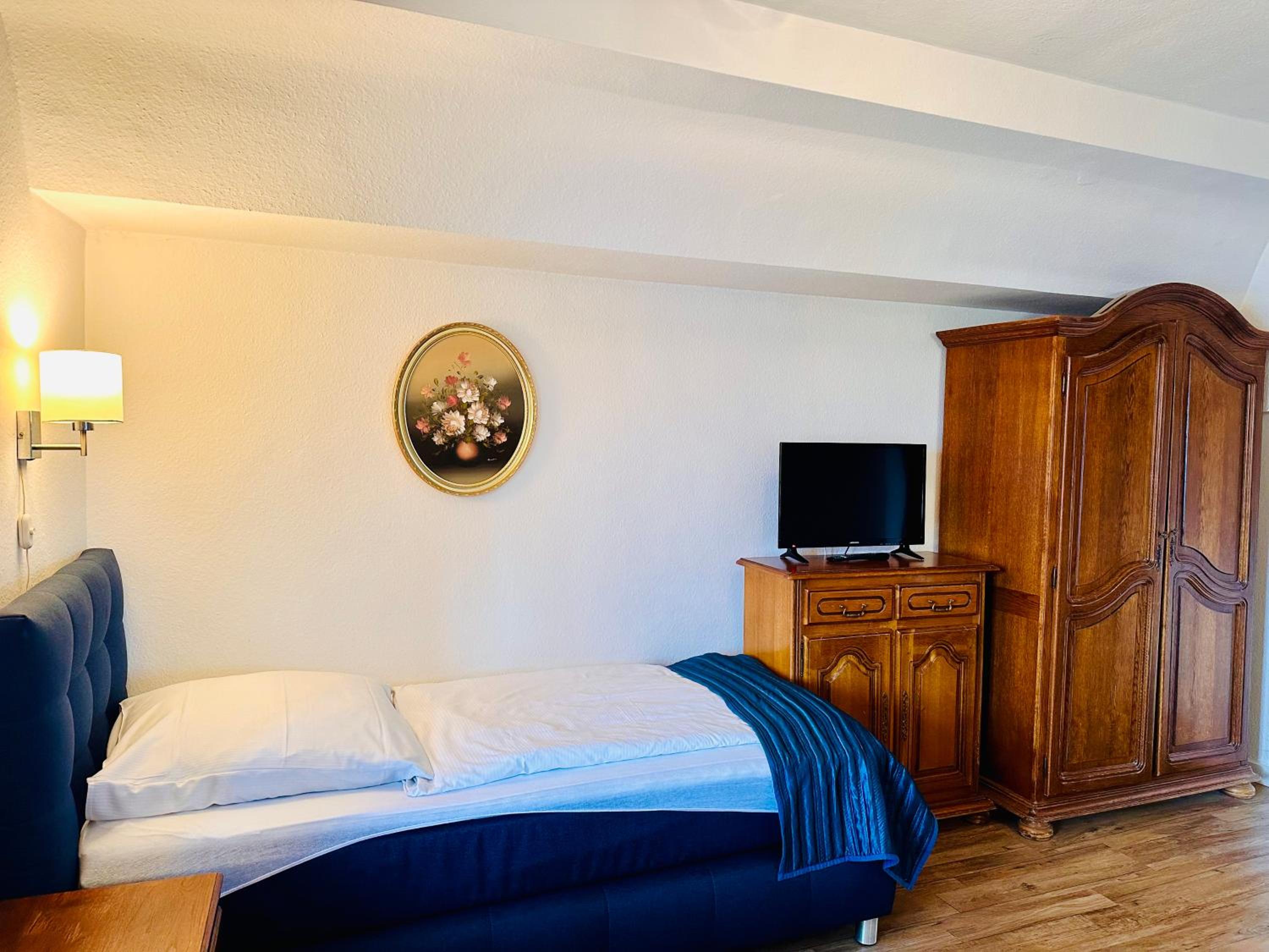 Twin Room with Rhine River View - Photo 12