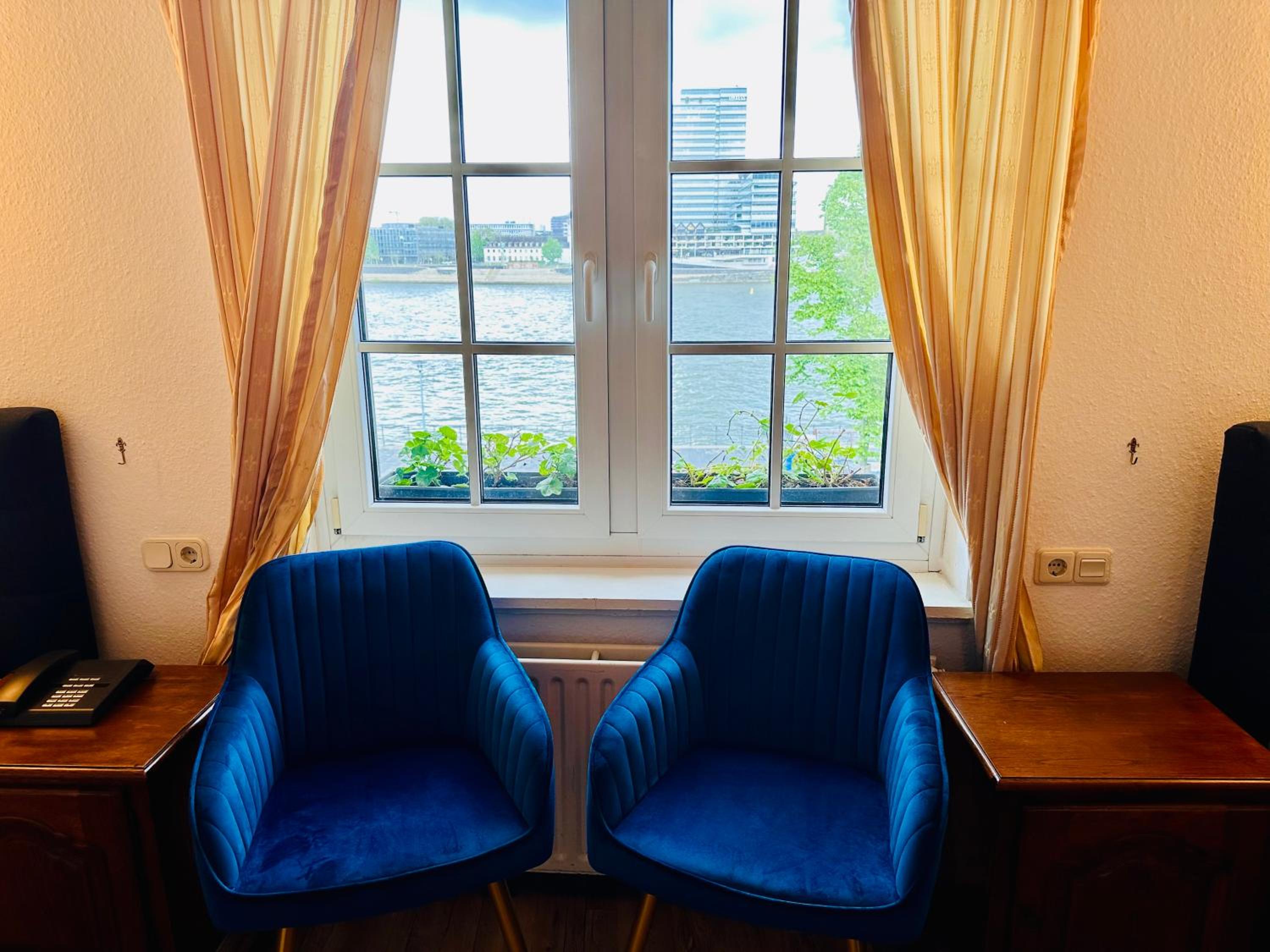 Twin Room with Rhine River View - Photo 13