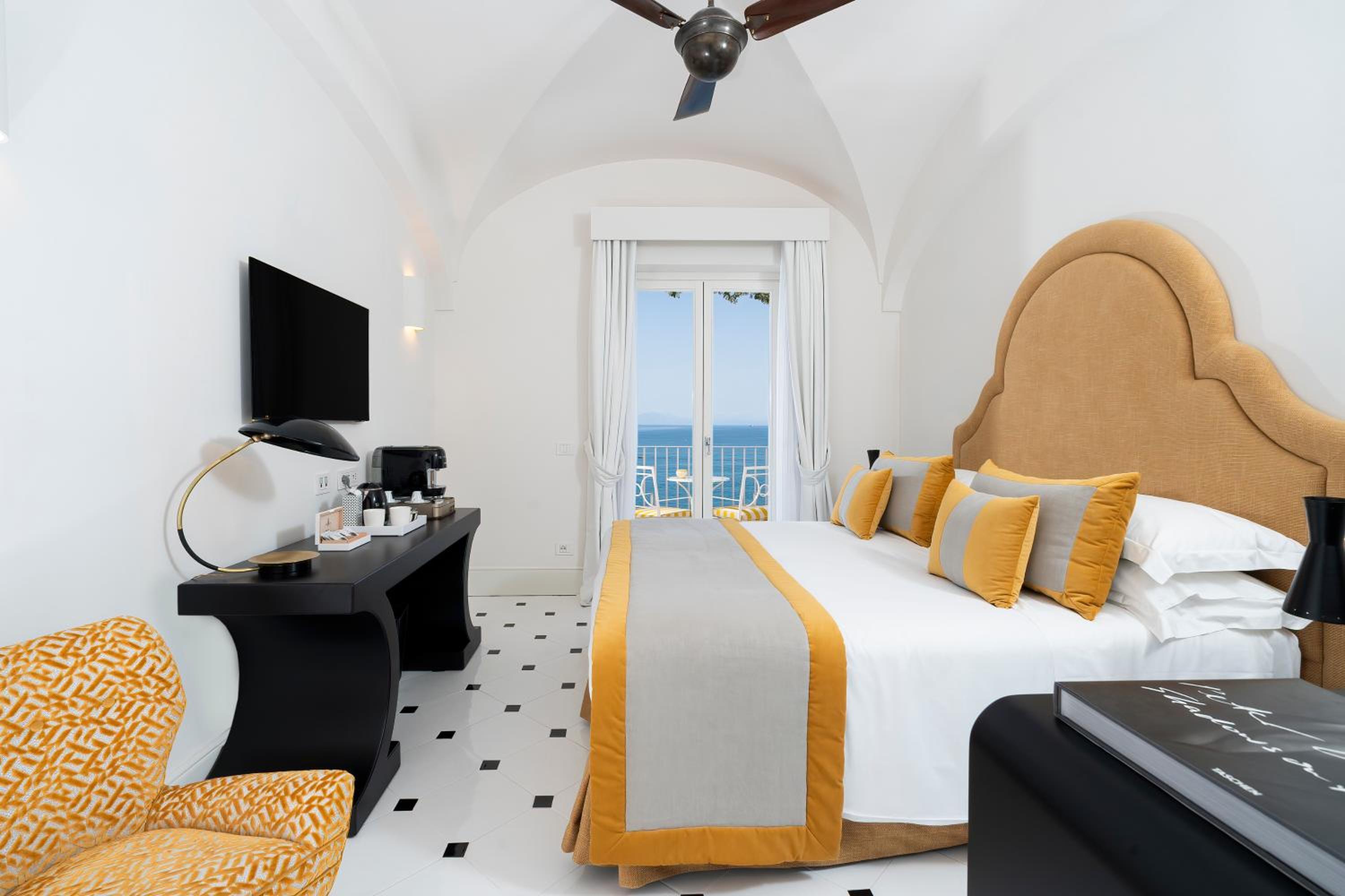 Superior Double Room with One Double Bed and 2 Adults Occupancy (Non Smoking)