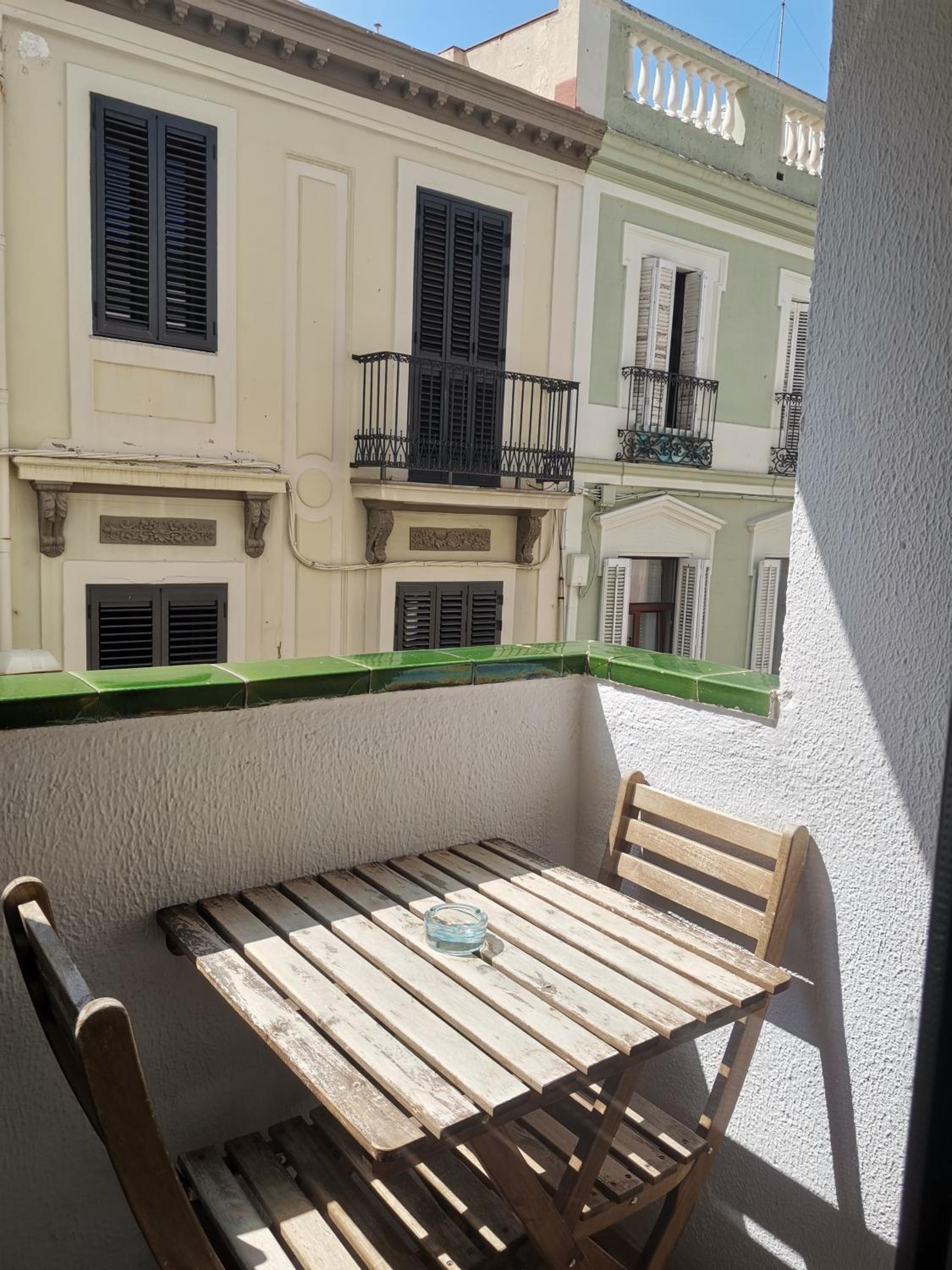 Studio Apartment with Balcony photo 2