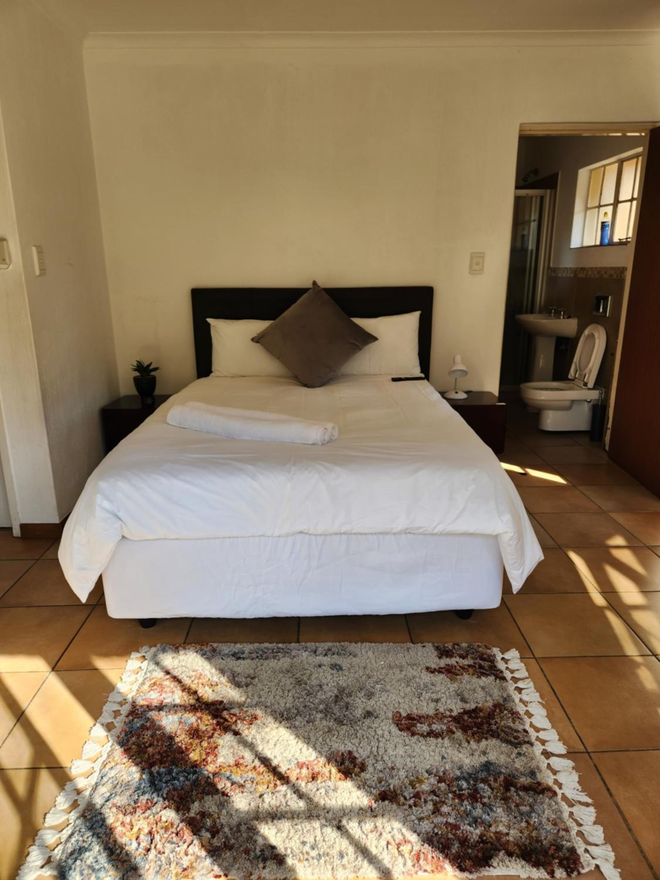 Double Room With Private Bathroom photo 1