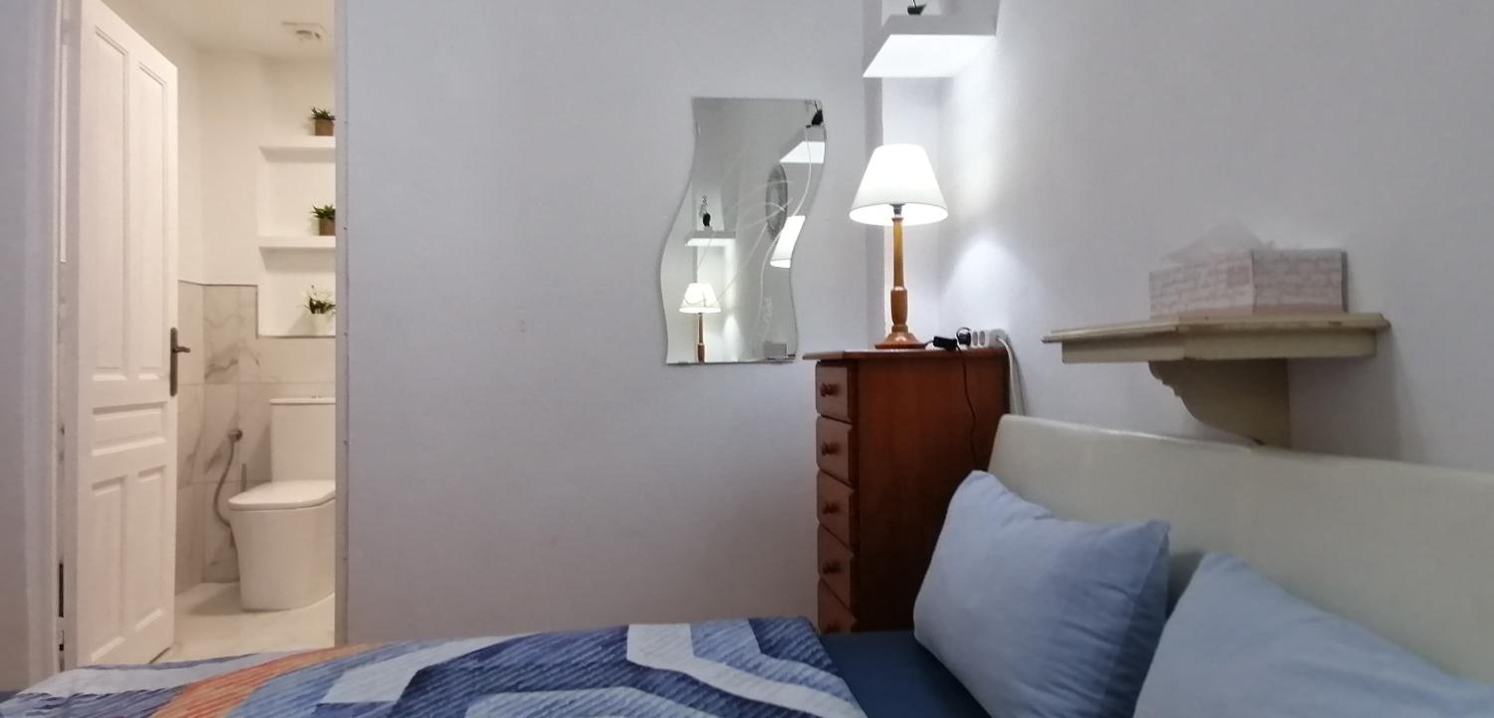 Standard King Room - Photo 2