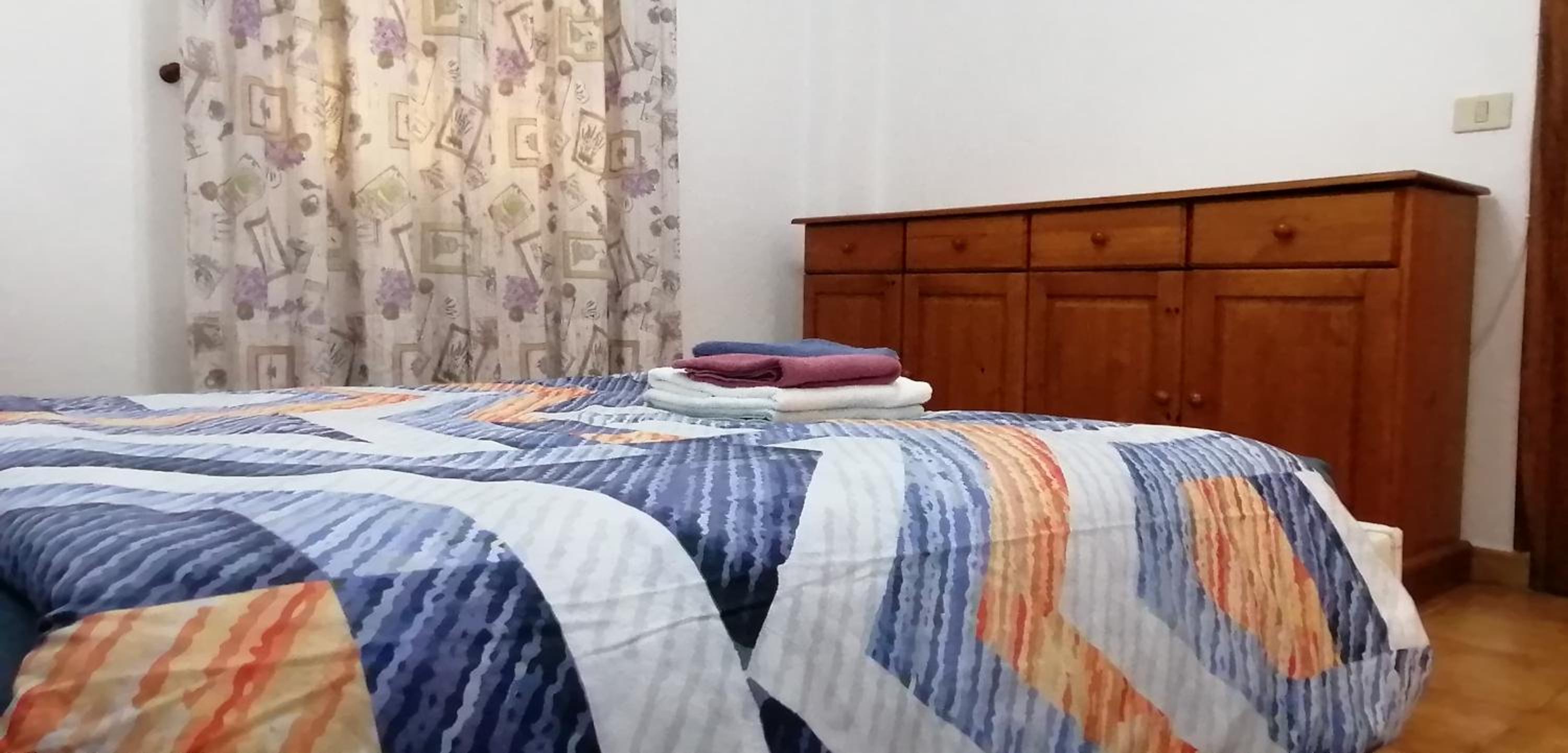 Standard King Room - Photo 16