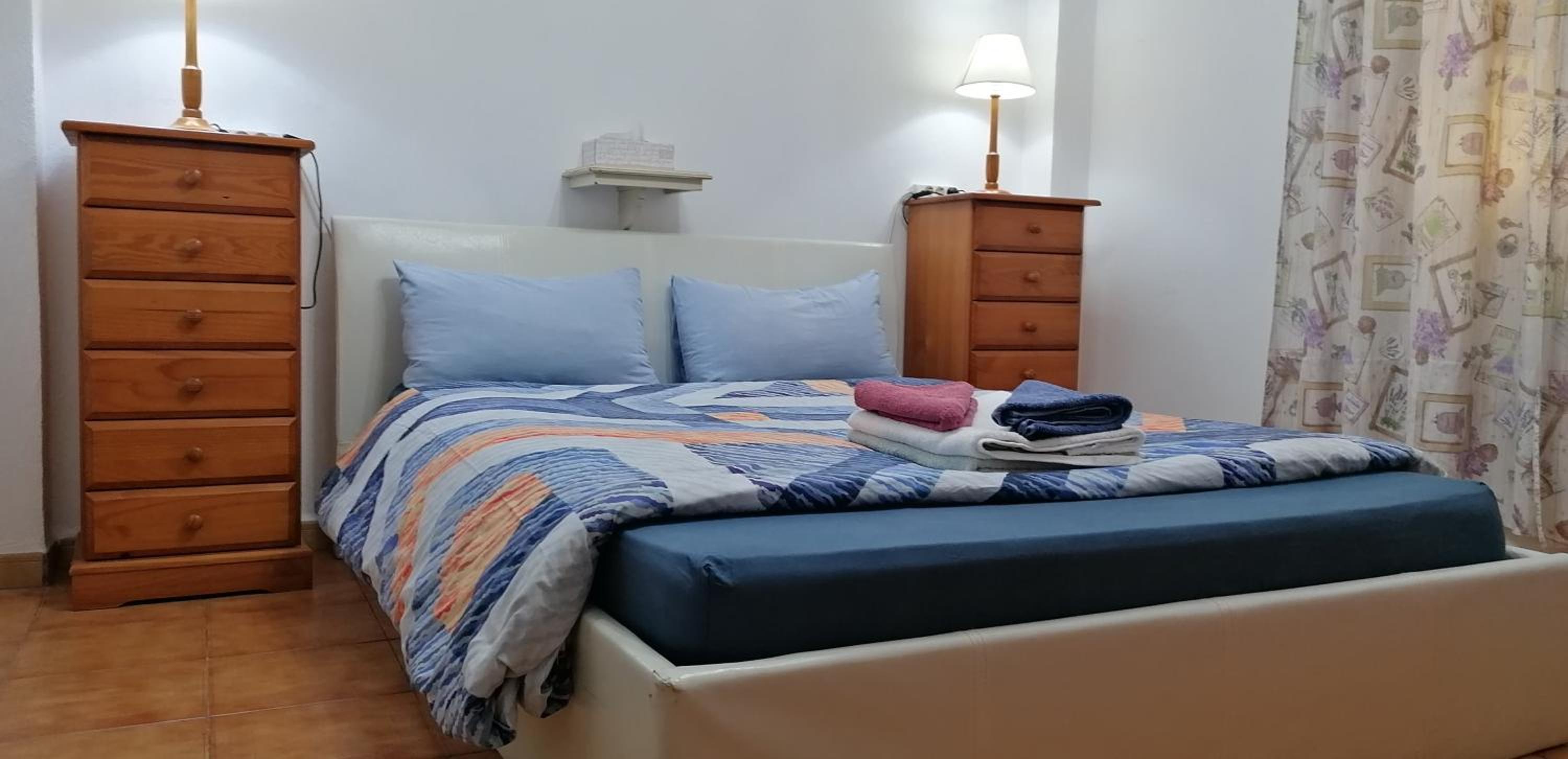 Standard King Room - Photo 12
