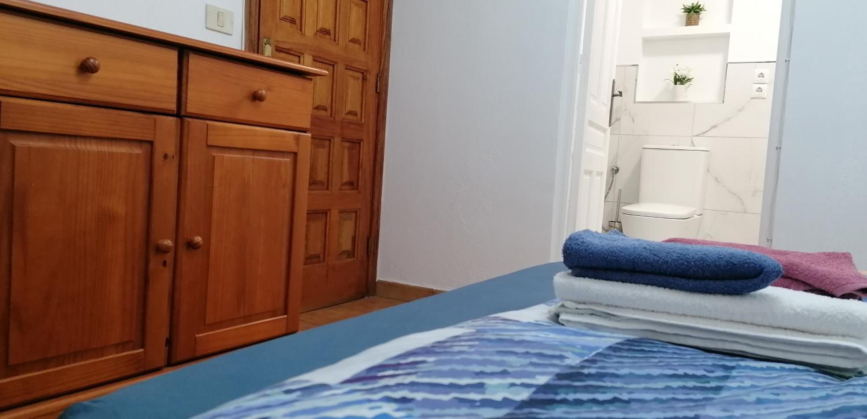 Standard King Room - Photo 3