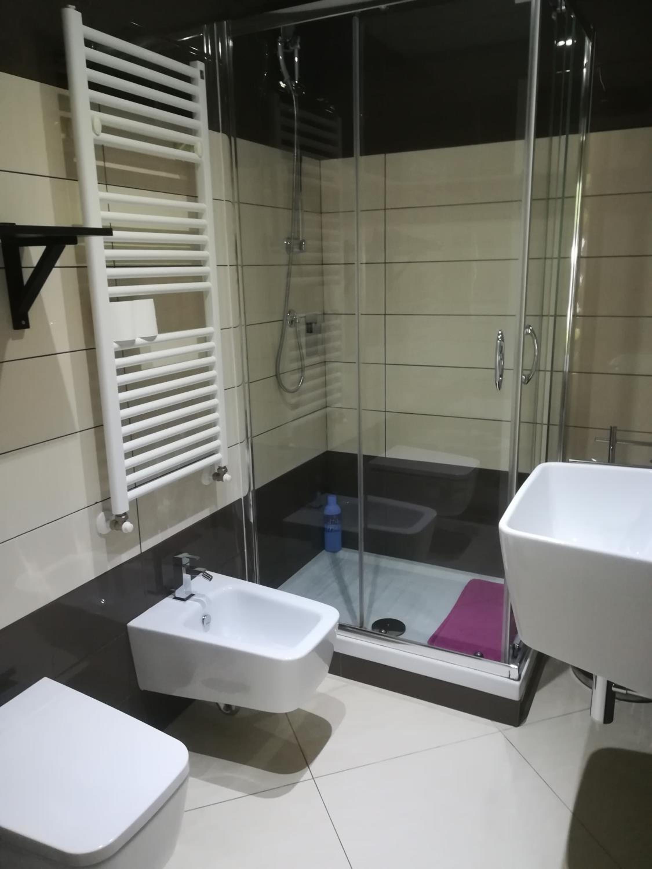 Twin Room with Private Bathroom photo 2