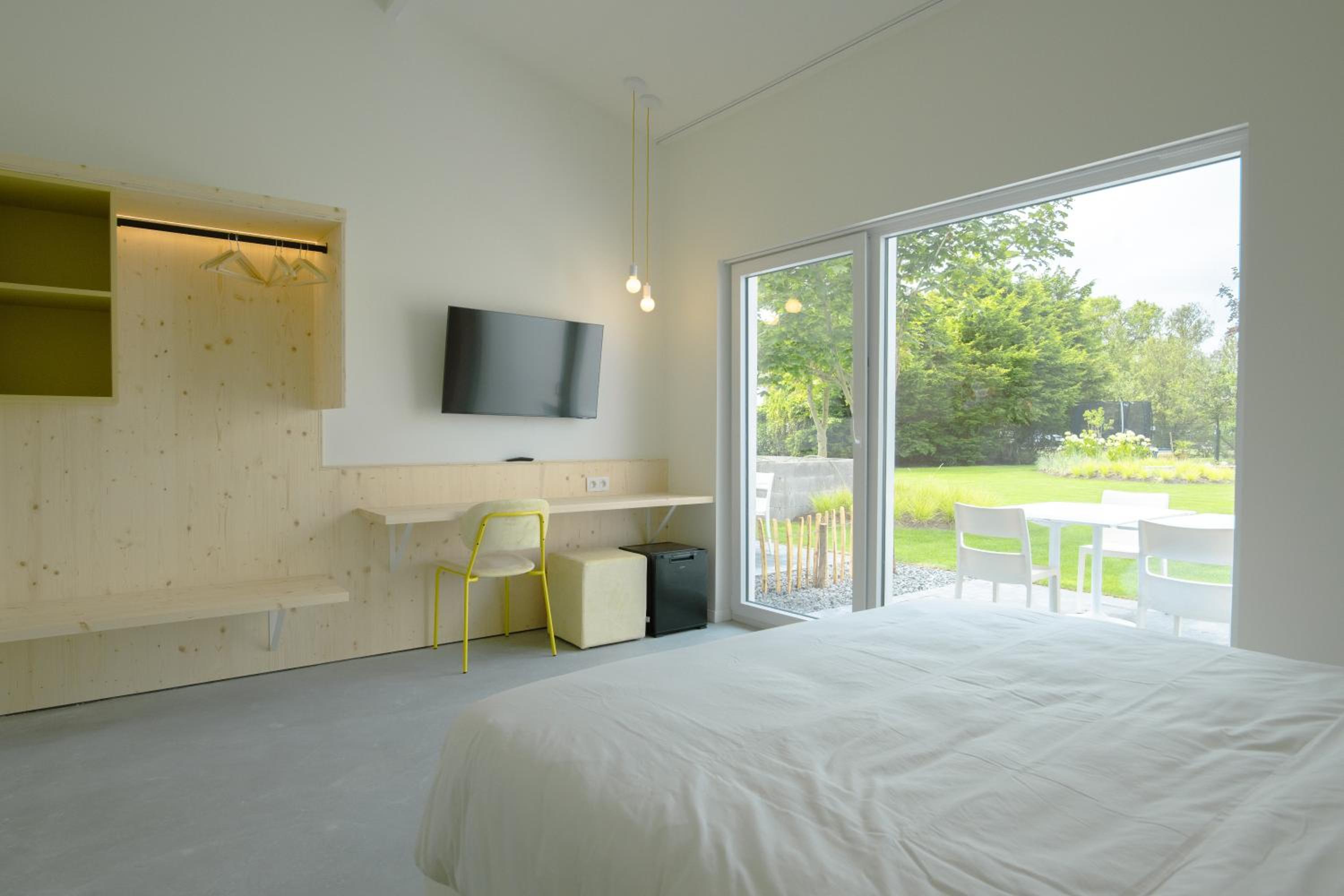 The Yellow Room photo 3