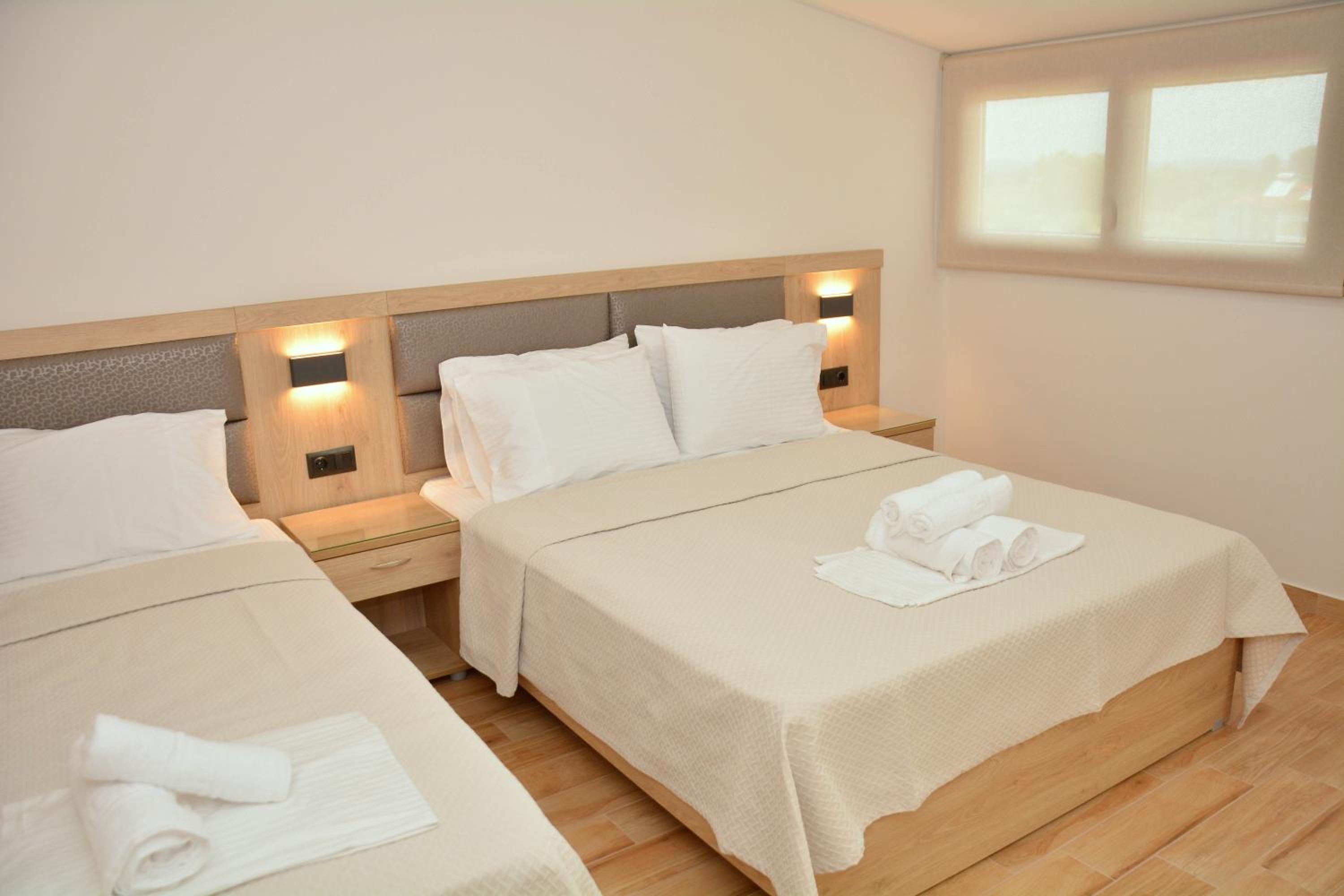 Superior Triple Room - Photo 8