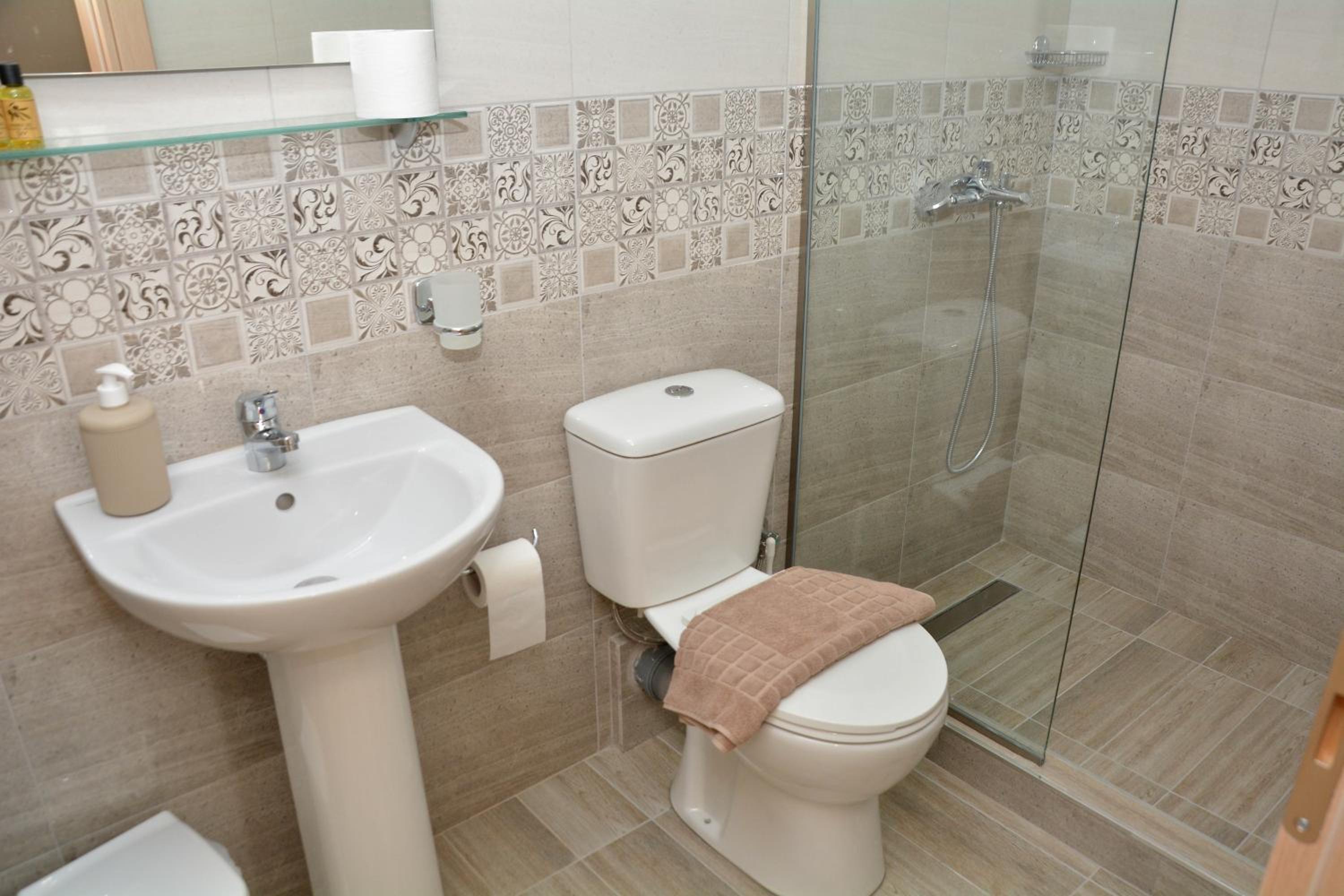 Superior Triple Room - Photo 13
