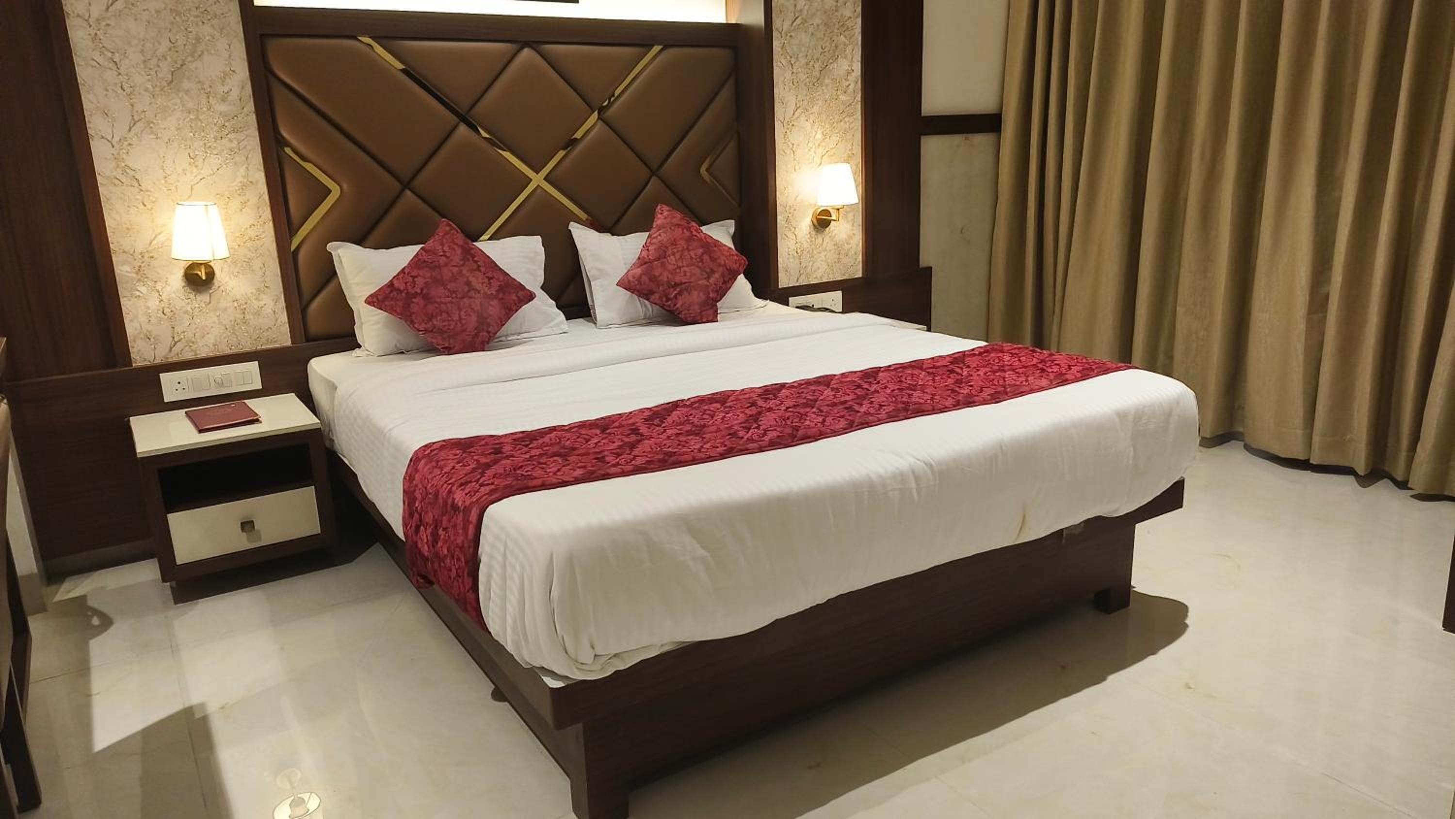 Deluxe Room - Photo 6