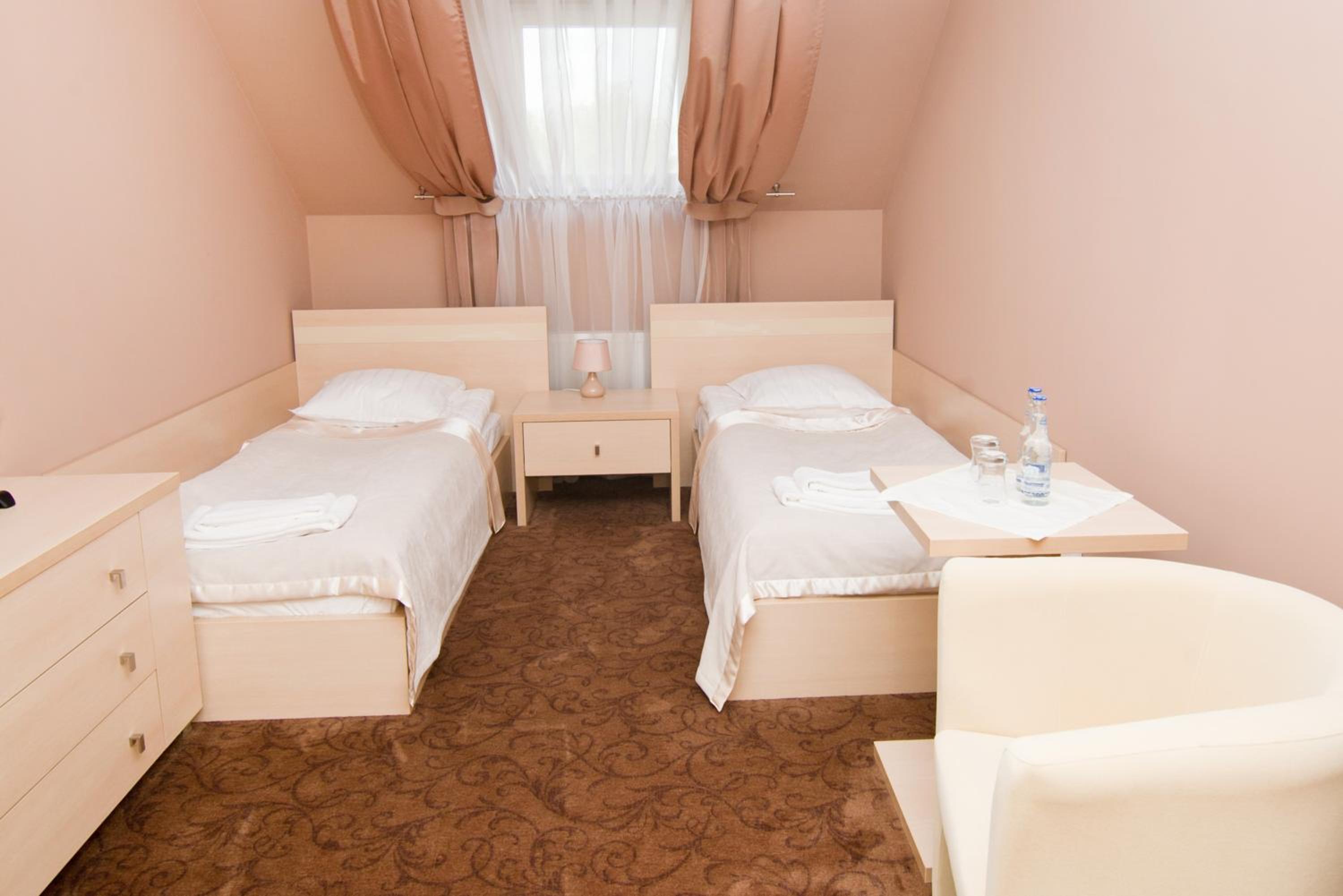 Twin Room - Photo 1