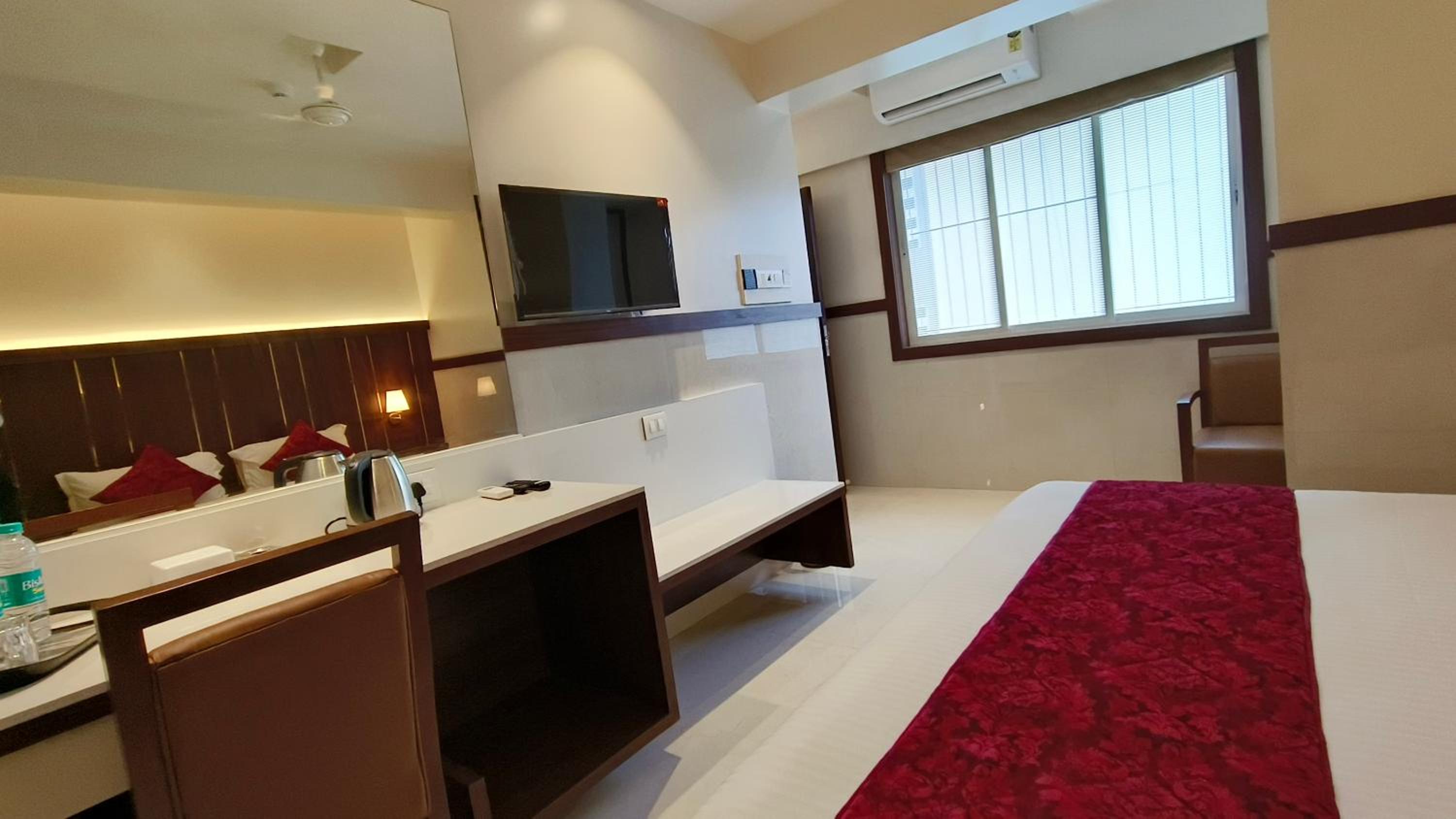 Super Deluxe Room - Photo 7