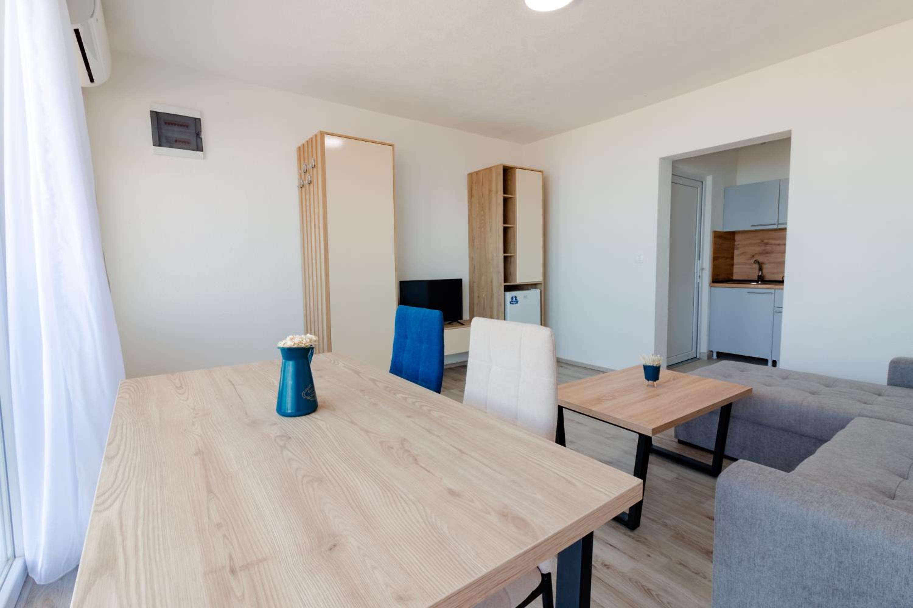 Apartment with Lake View photo 2
